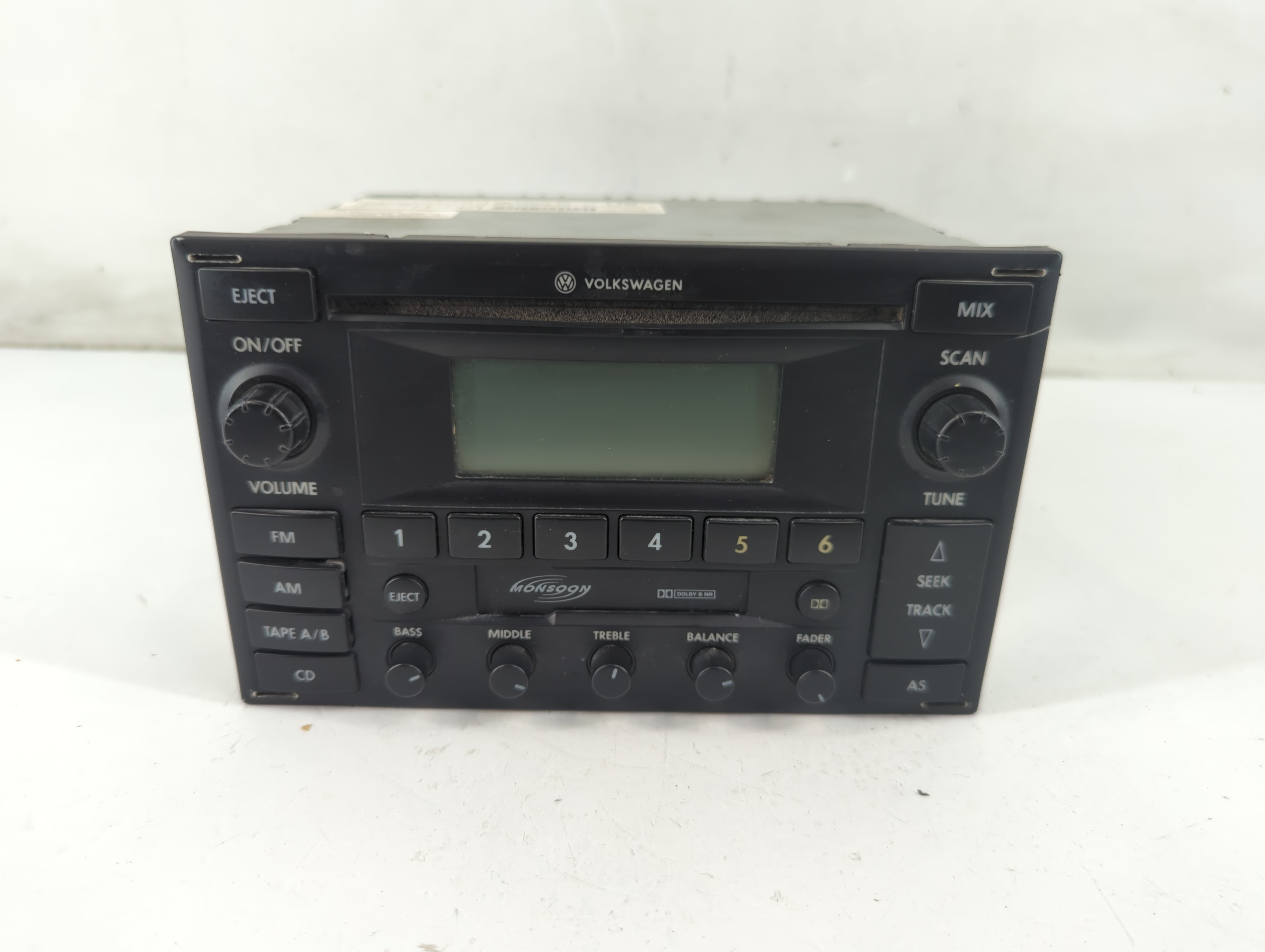 2003-2005 Volkswagen Passat Am Fm Cd Player Radio Receiver 1093272 - Oemusedautoparts1.com