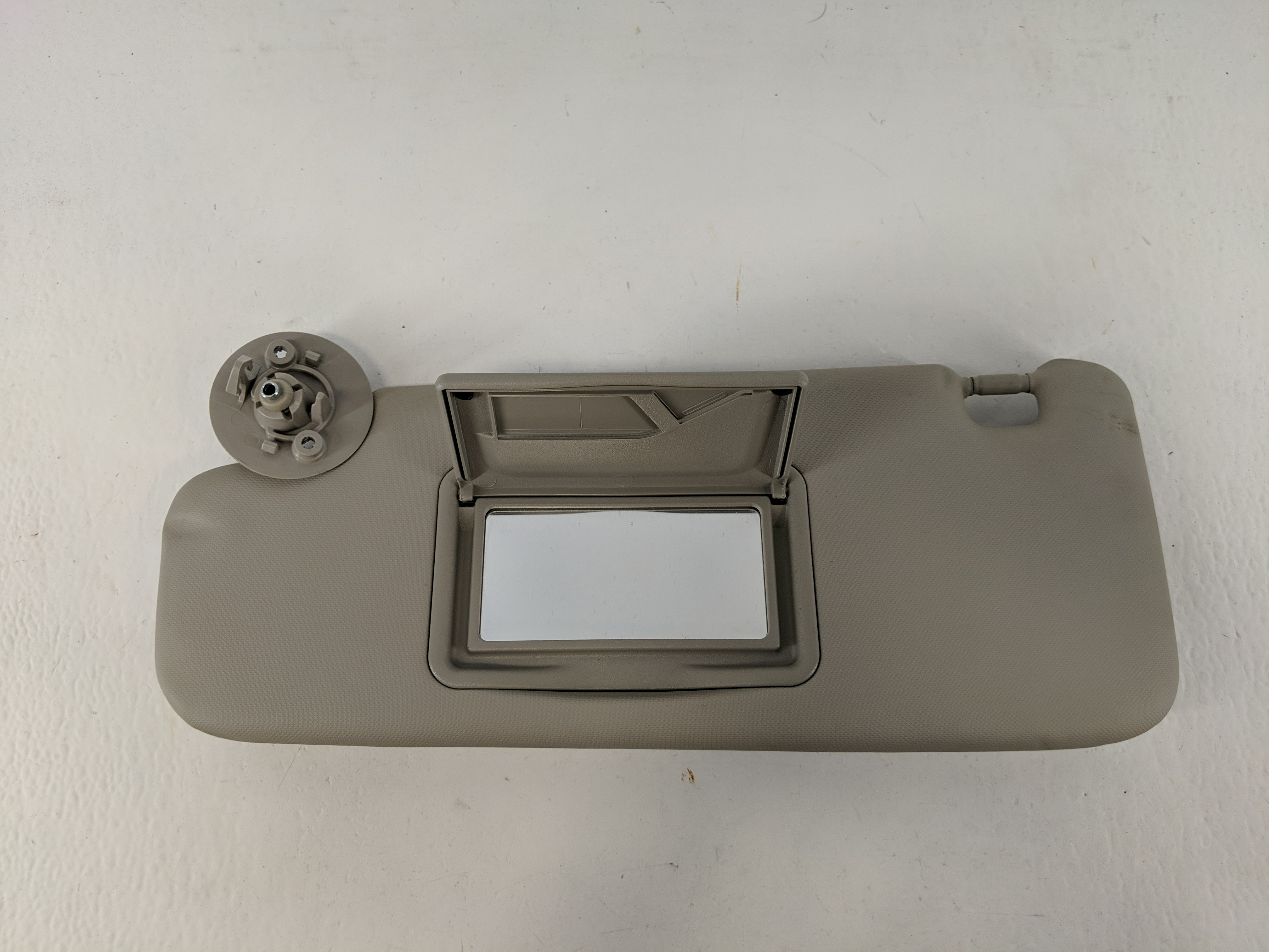 2012-2017 Buick Verano Passenger Sun Visor Mirror Right Sunvisor Grey 1093282 - Oemusedautoparts1.com