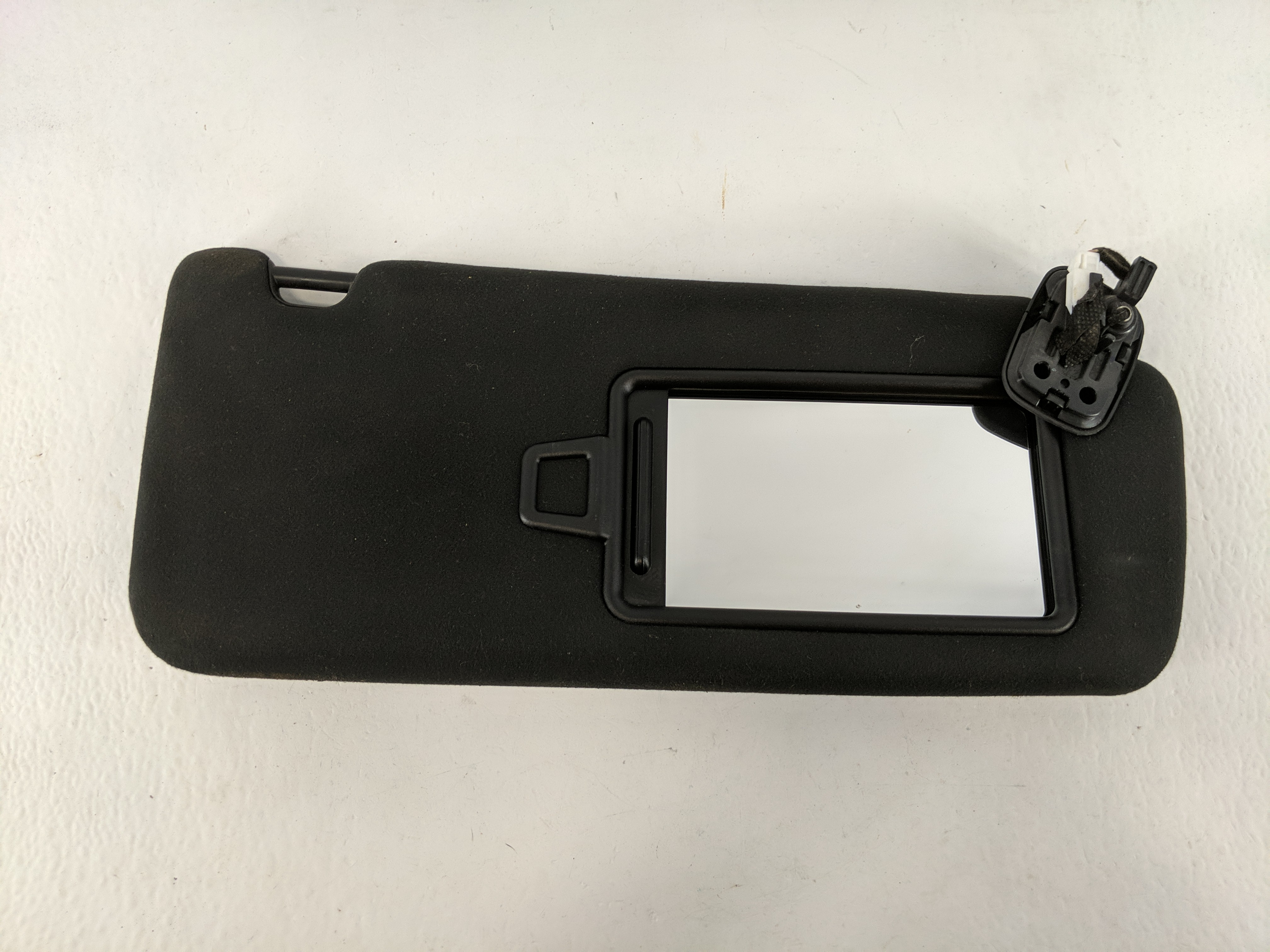 2010-2017 Chevrolet Equinox Driver Sun Visor Mirror Left Sunvisor Black 1093283 - Oemusedautoparts1.com