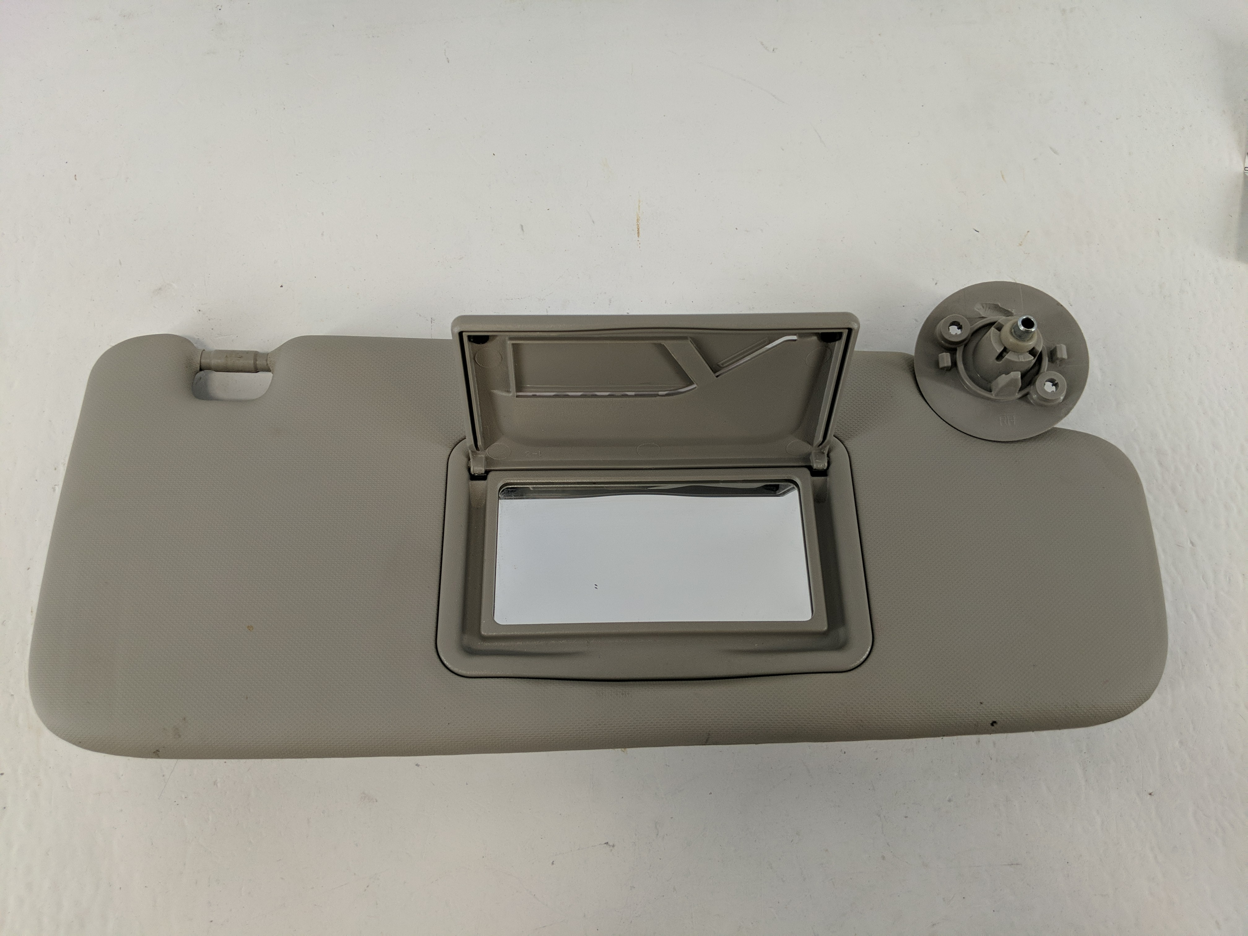2012-2017 Buick Verano Driver Sun Visor Mirror Left Sunvisor Grey 1093284 - Oemusedautoparts1.com