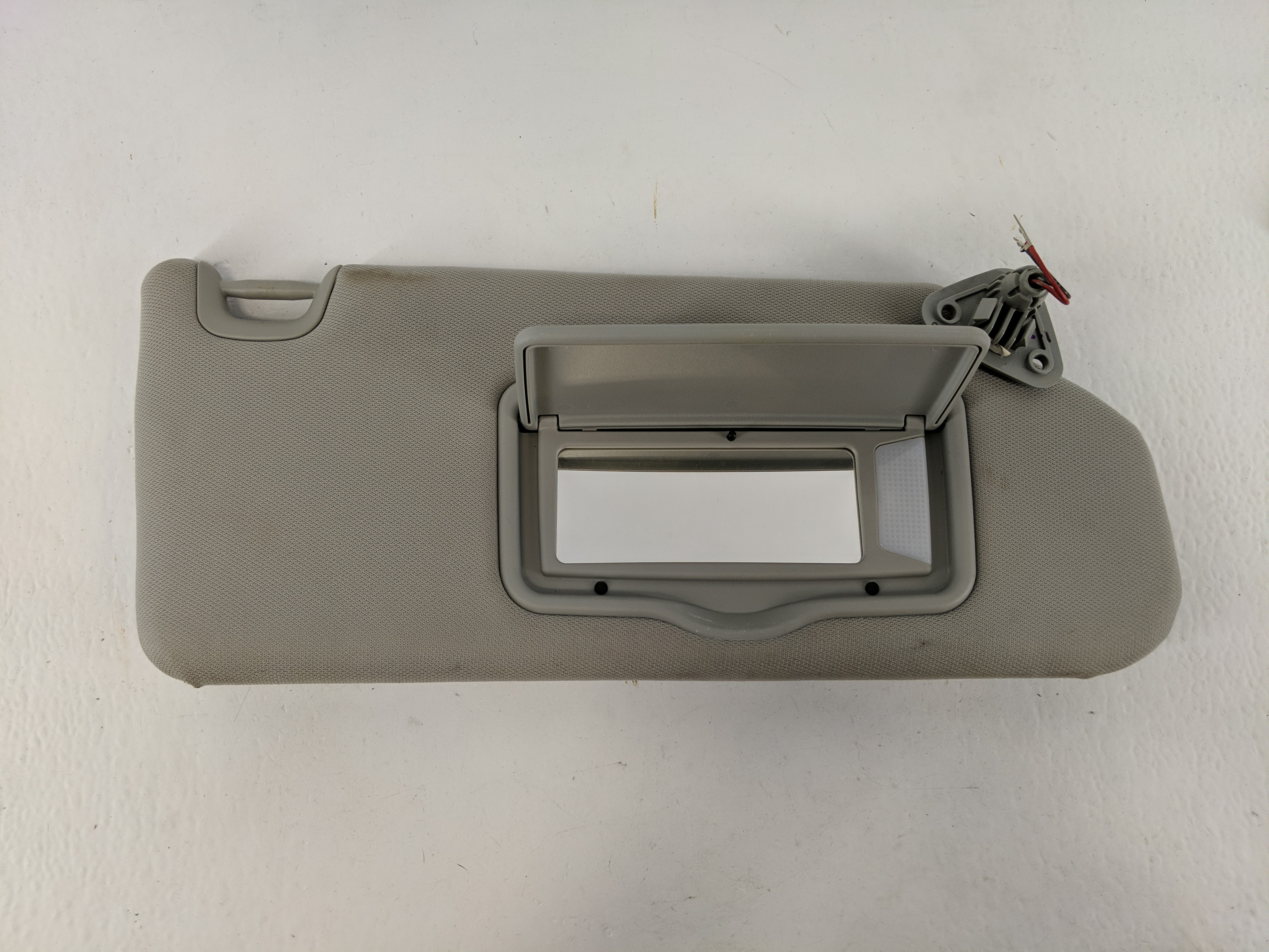 2013 Mitsubishi Outlander Sport Passenger Sun Visor Mirror Right Sunvisor 1093285 - Oemusedautoparts1.com