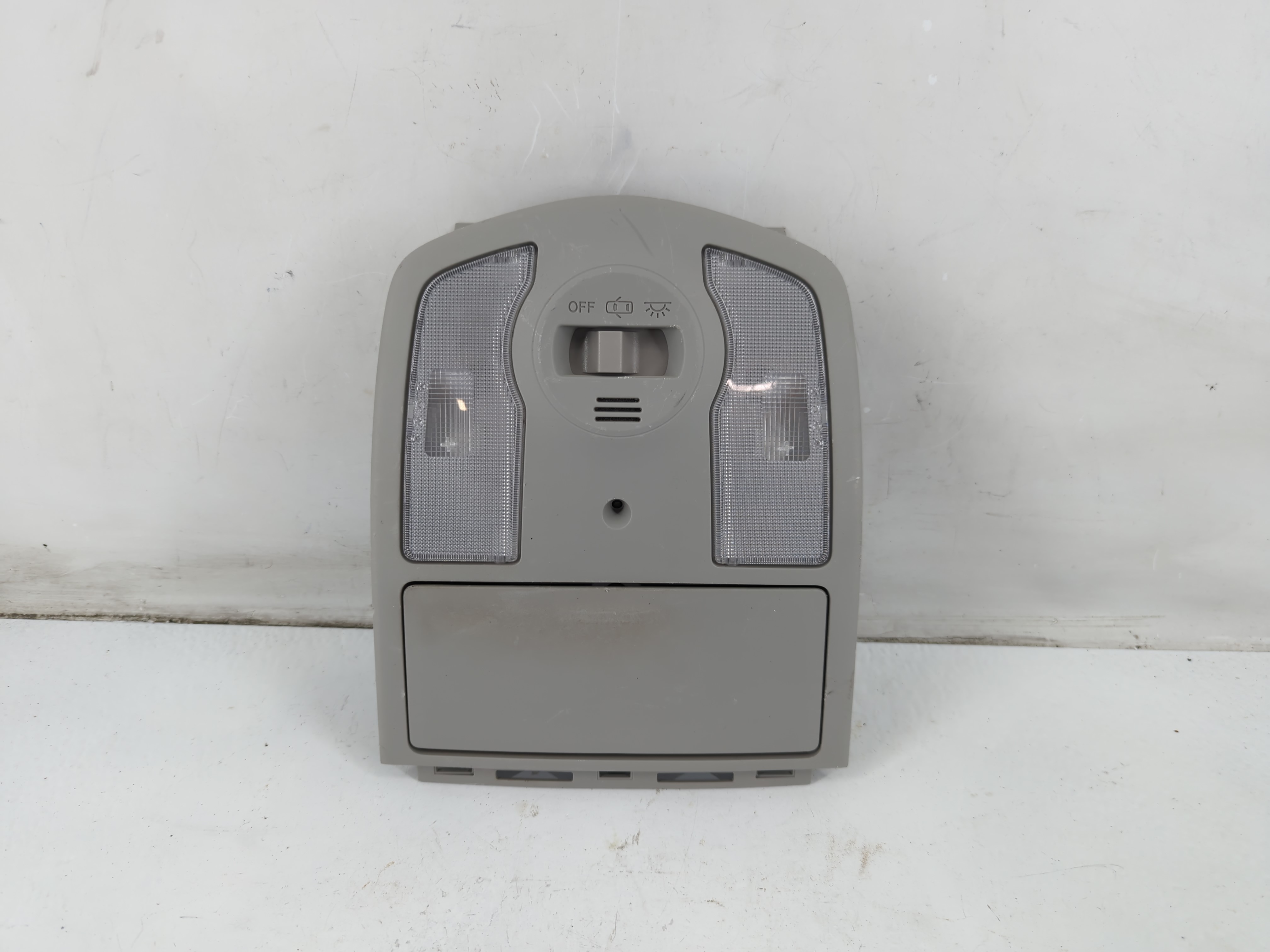 2012 Toyota Prius Overhead Roof Console 1093296 - Oemusedautoparts1.com