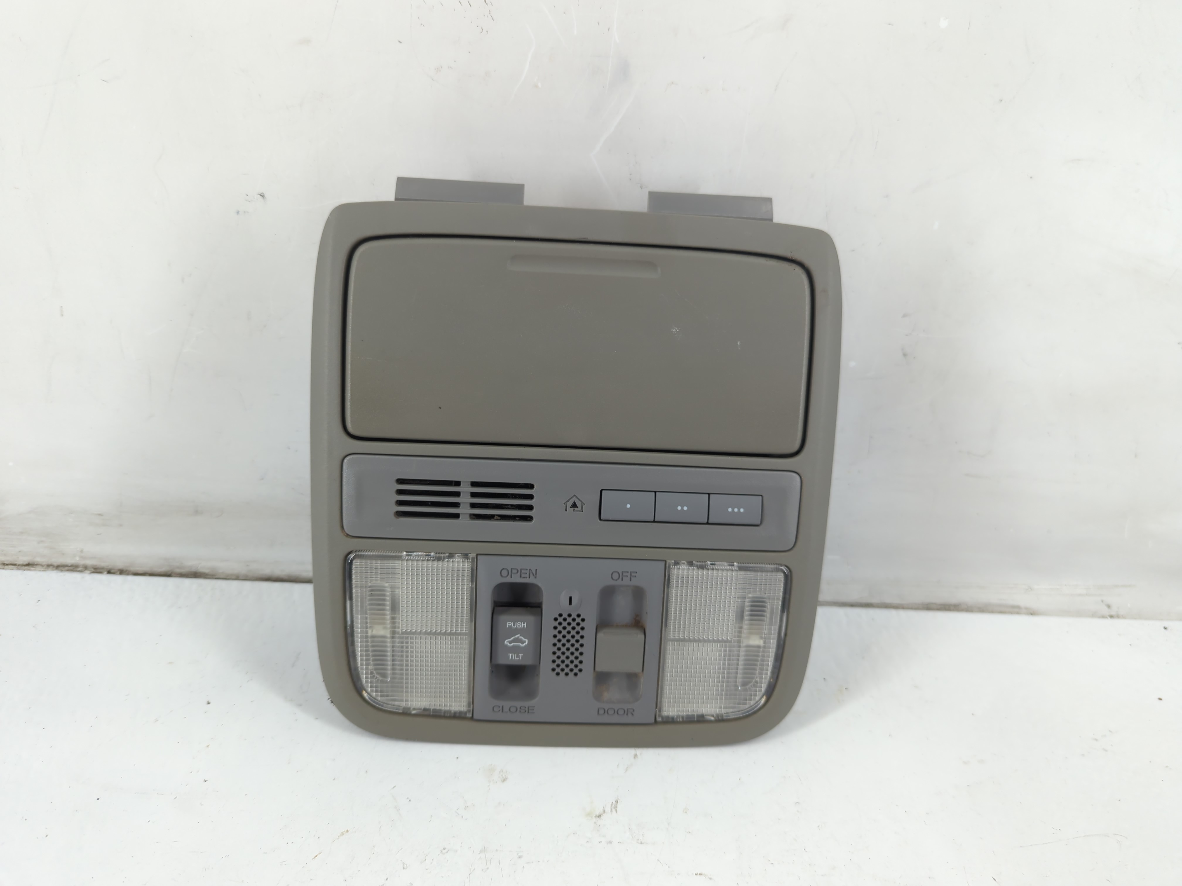 2015 Honda Accord Overhead Roof Console 1093311 - Oemusedautoparts1.com