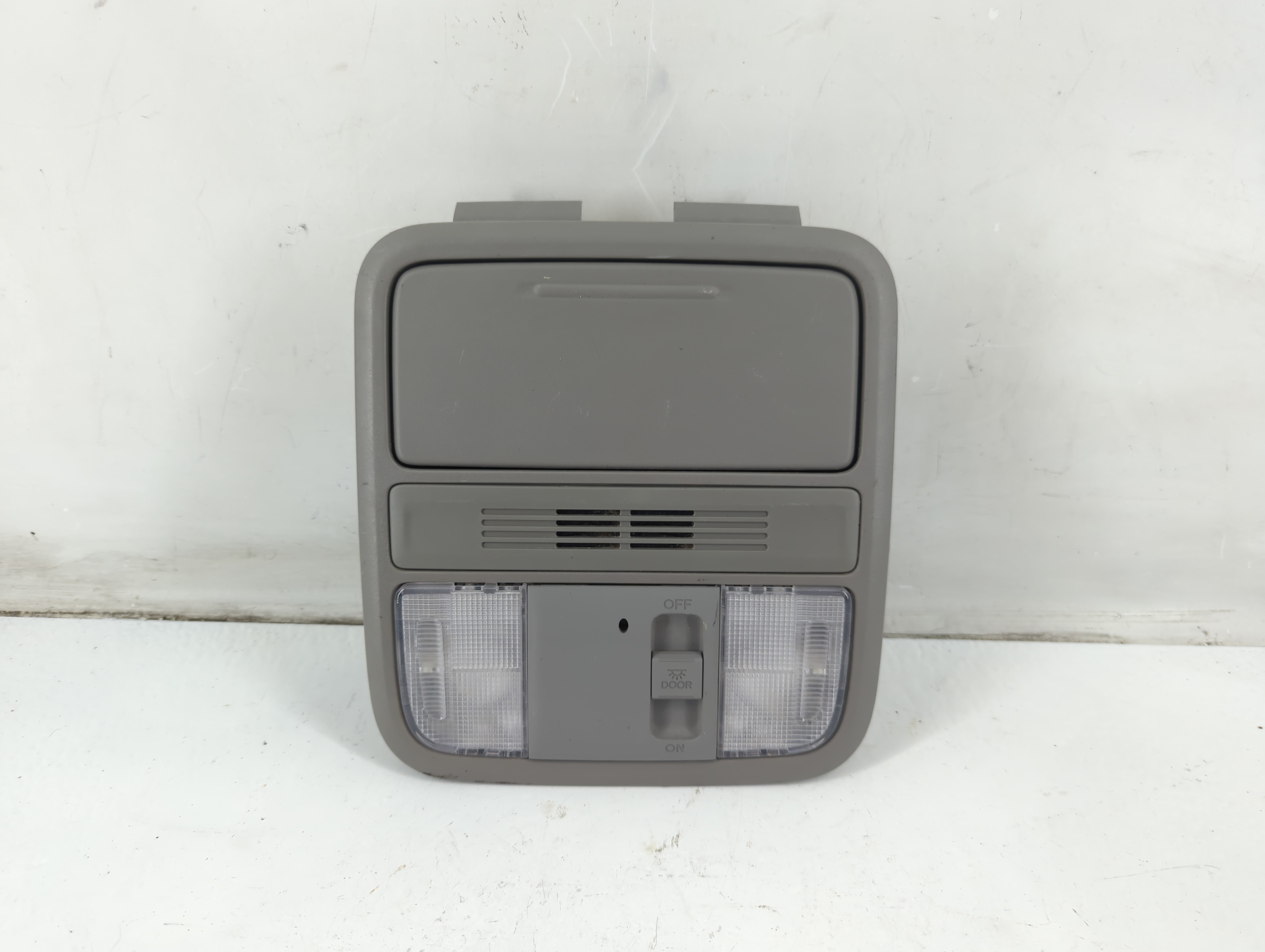 2016 Honda Pilot Overhead Roof Console 1093312 - Oemusedautoparts1.com