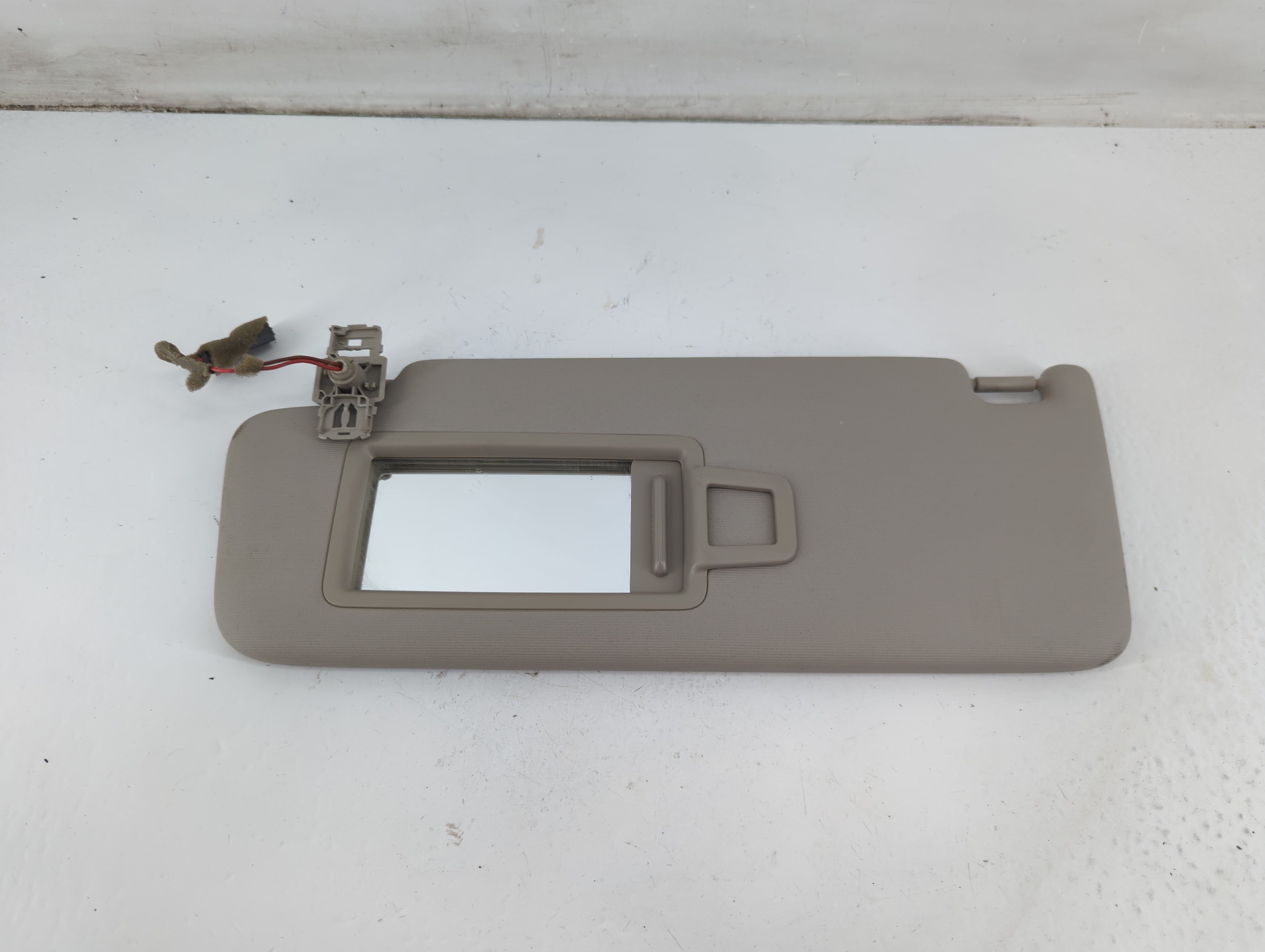 2015-2019 Volkswagen Golf Driver Sun Visor Mirror Left Sunvisor 1093318 - Oemusedautoparts1.com