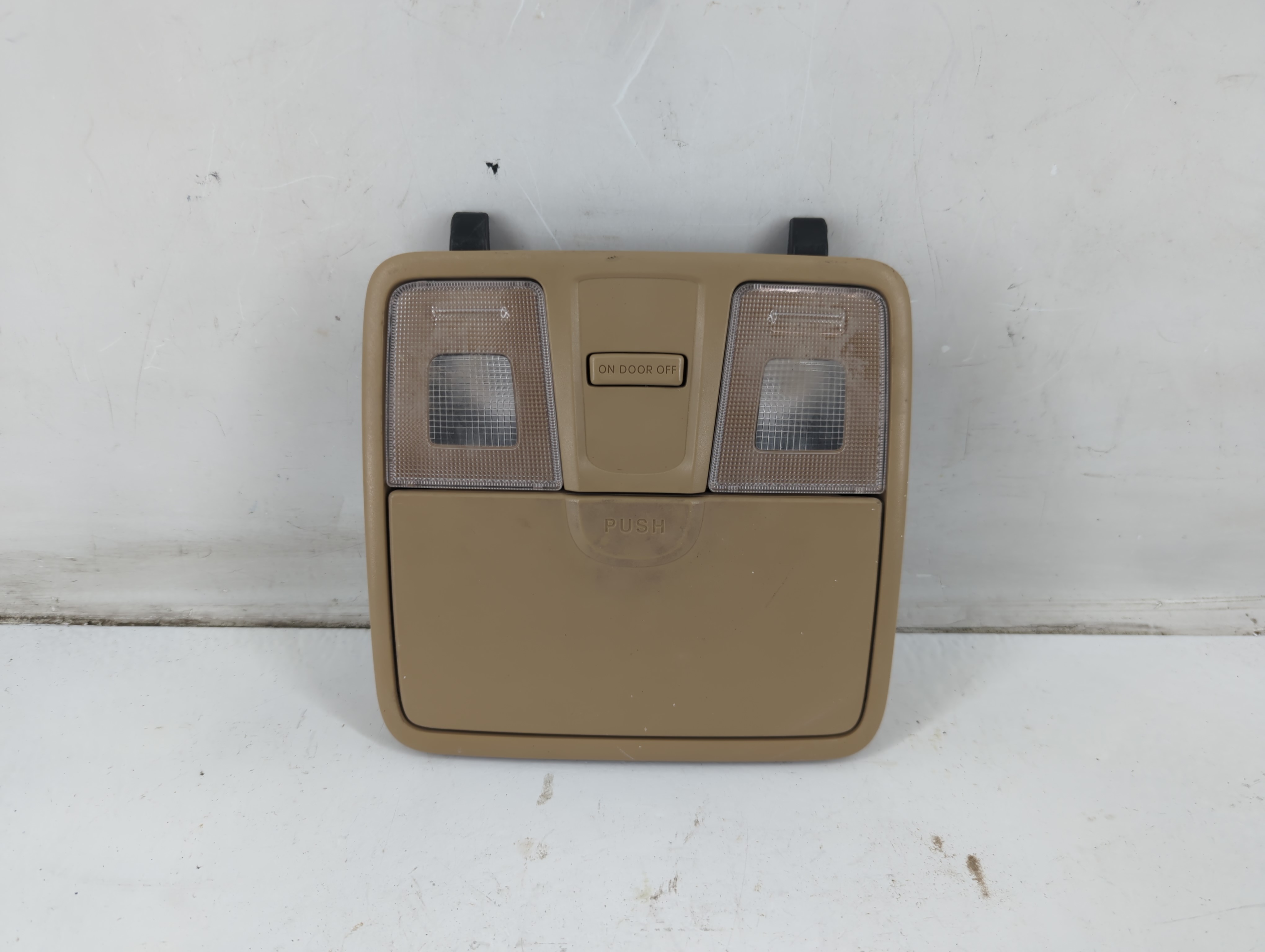 2013 Hyundai Elantra Overhead Roof Console 1093342 - Oemusedautoparts1.com