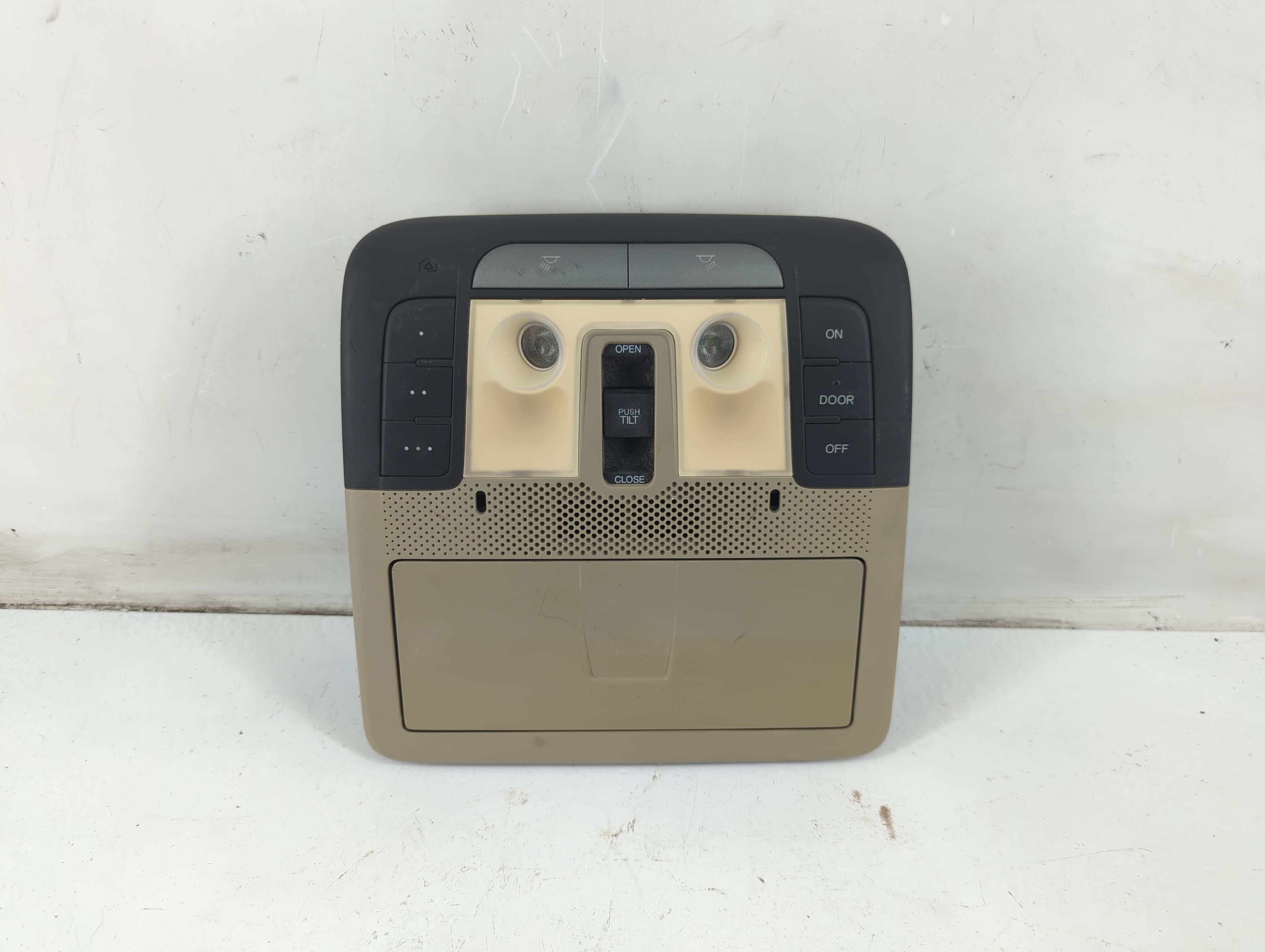 2010 Acura Mdx Overhead Roof Console 1093343 - Oemusedautoparts1.com