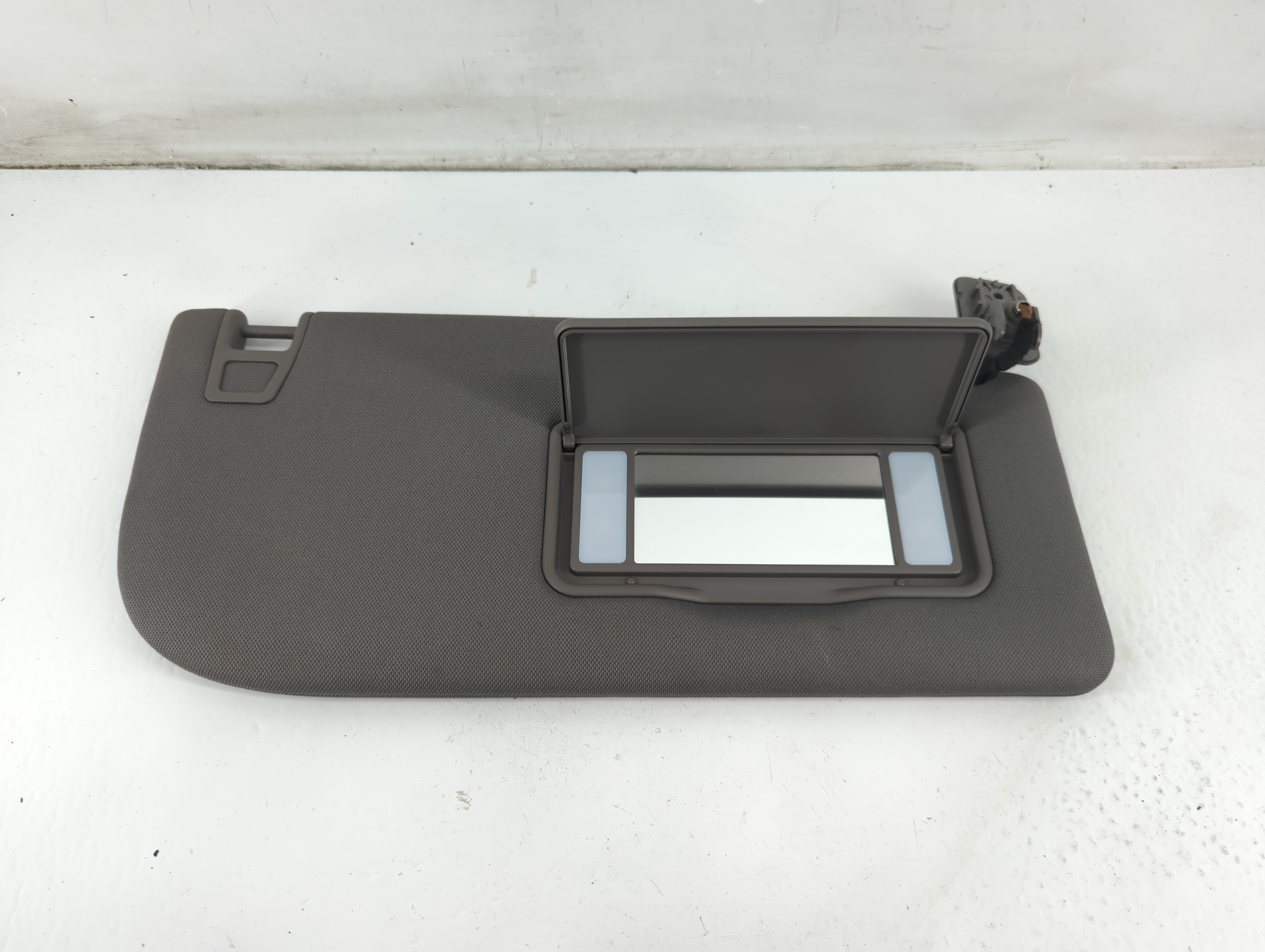 2015-2017 Ford F-150 Passenger Sun Visor Mirror Right Sunvisor Dark Gray 1093365 - Oemusedautoparts1.com