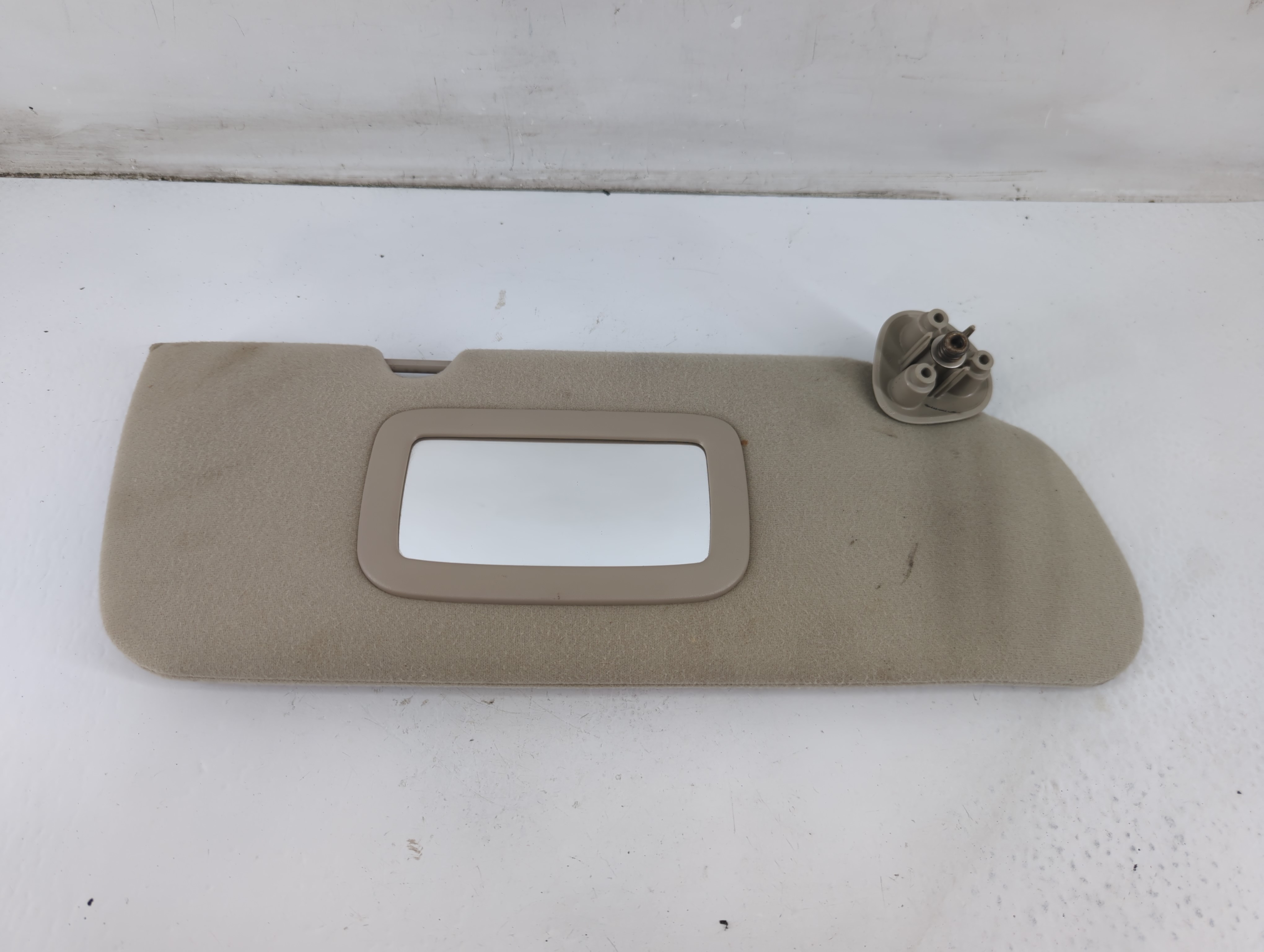 2003-2003 Gmc Sierra 2500 Passenger Sun Visor Mirror Right Sunvisor 1093367 - Oemusedautoparts1.com