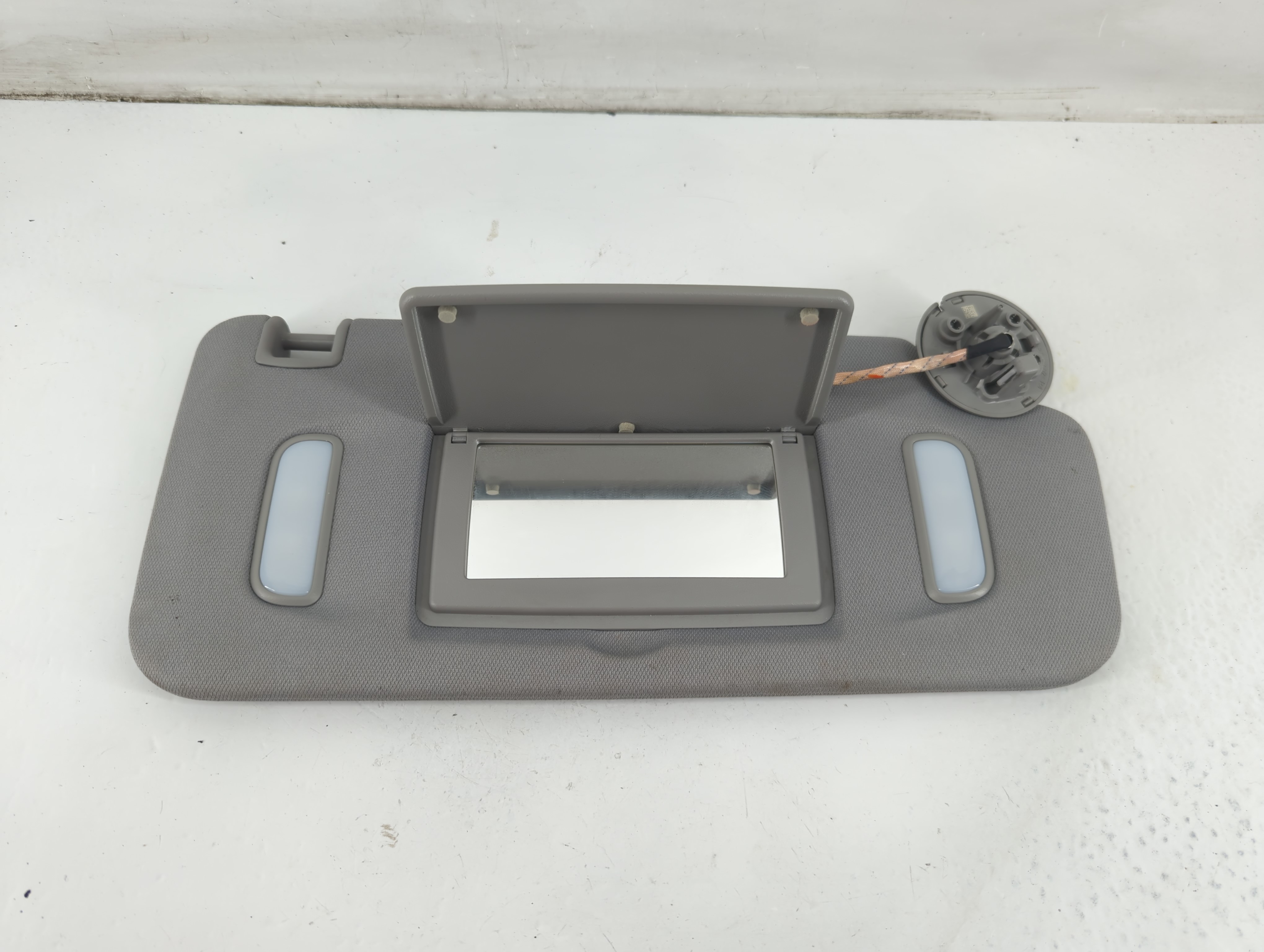 Picture of 2017-2019 Gmc Acadia Driver Sun Visor Mirror Left Sunvisor Gray 1093370