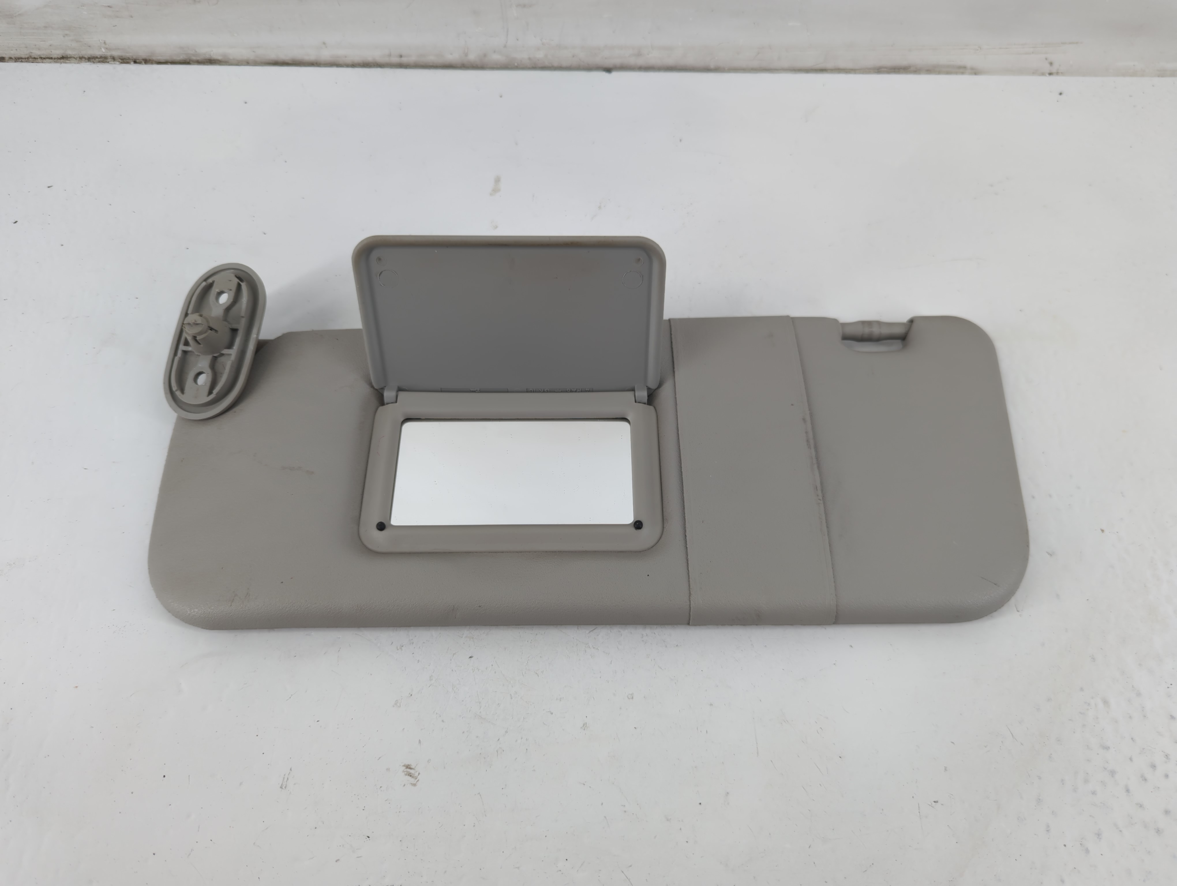 2003-2005 Toyota Corolla Driver Sun Visor Mirror Left Sunvisor Pale Grey 1093374 - Oemusedautoparts1.com