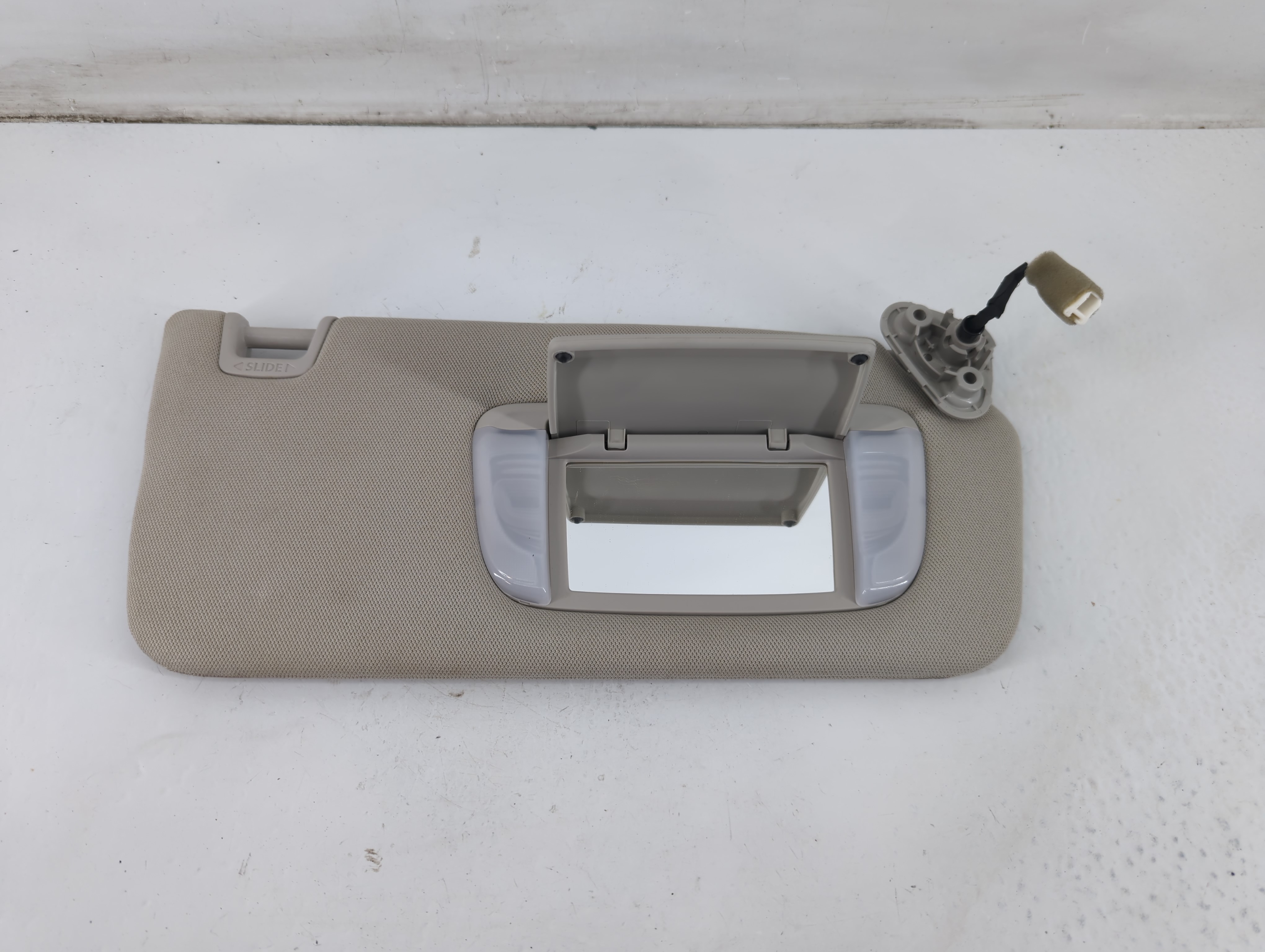 2021 Subaru Ascent Driver Sun Visor Mirror Left Sunvisor Light Grey 1093375 - Oemusedautoparts1.com