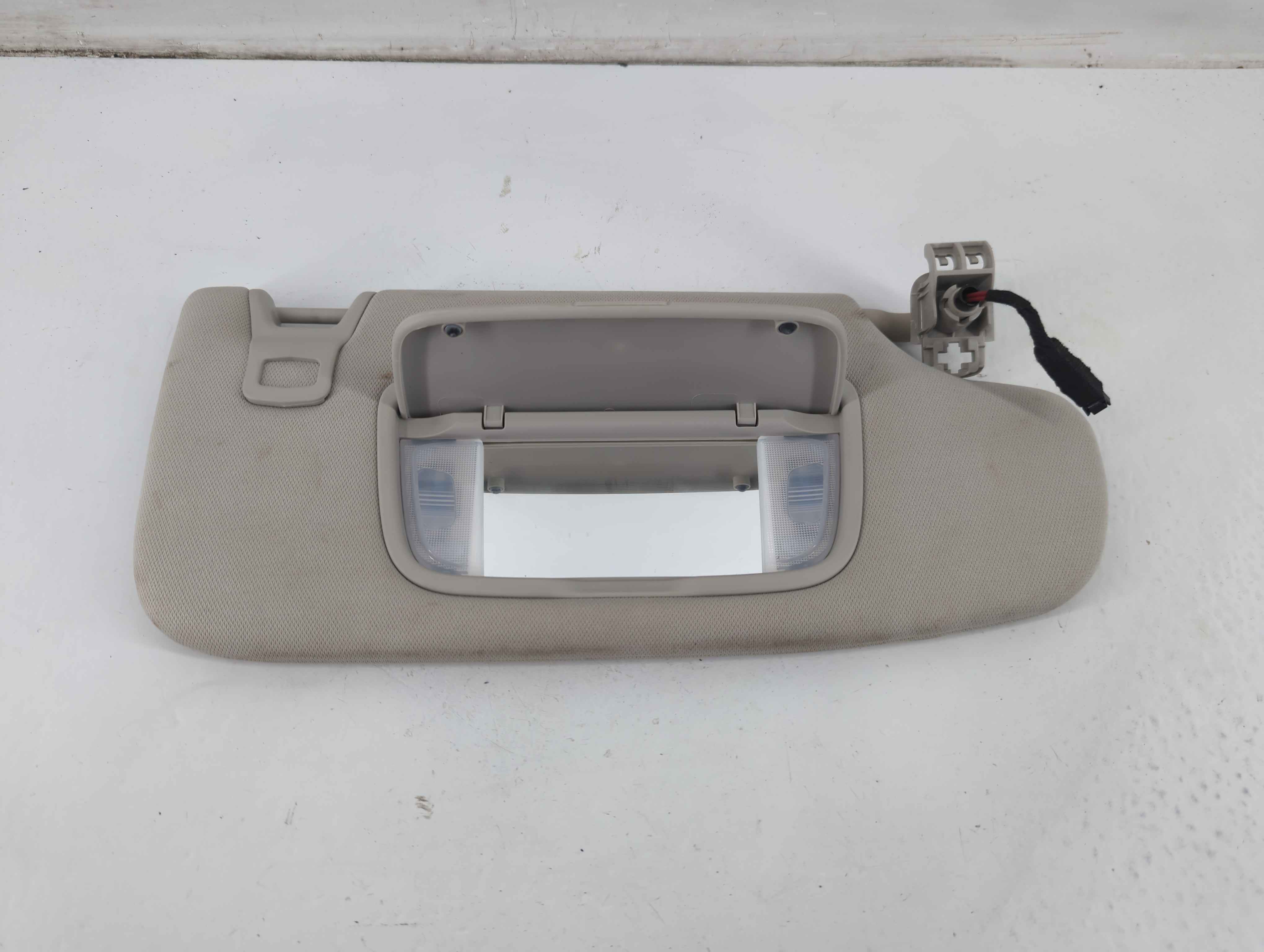 2013-2014 Ford Fusion Passenger Sun Visor Mirror Right Sunvisor Grey 1093401 - Oemusedautoparts1.com