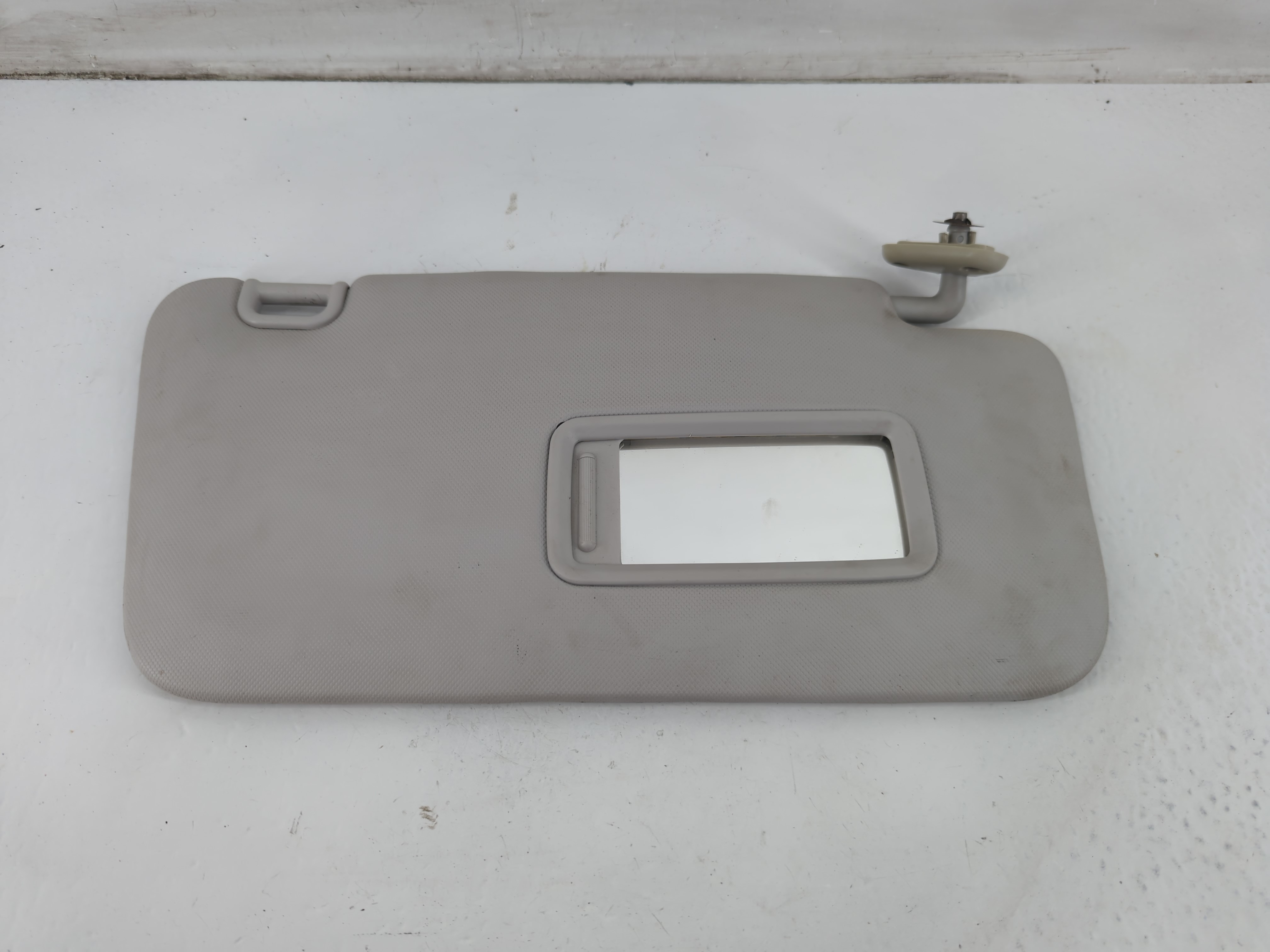 2010 Subaru Forester Passenger Sun Visor Mirror Right Sunvisor Pale Grey 1093411 - Oemusedautoparts1.com