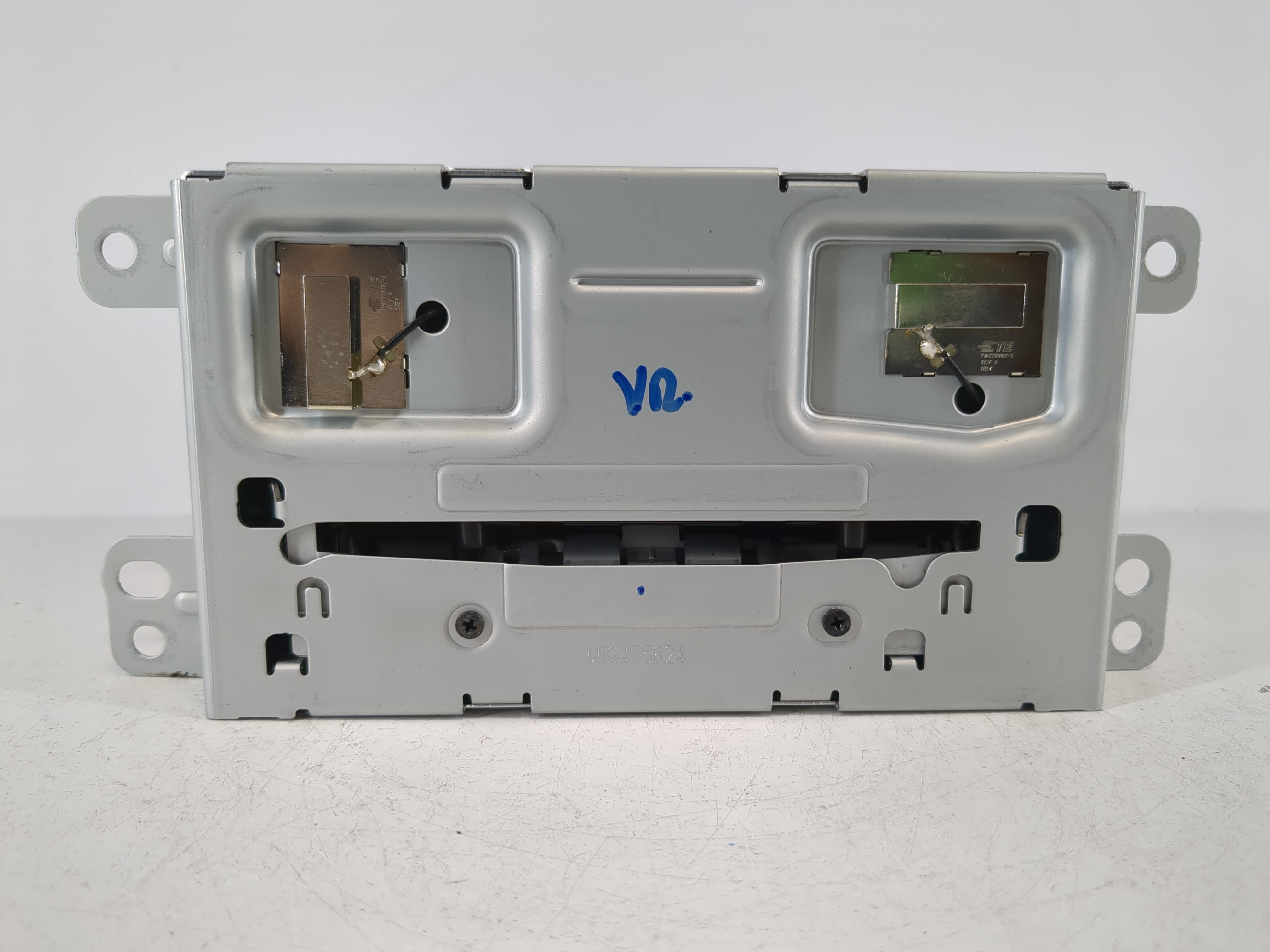 2013-2013 Chevrolet Malibu Am Fm Cd Player Radio Receiver 1093420 - Oemusedautoparts1.com