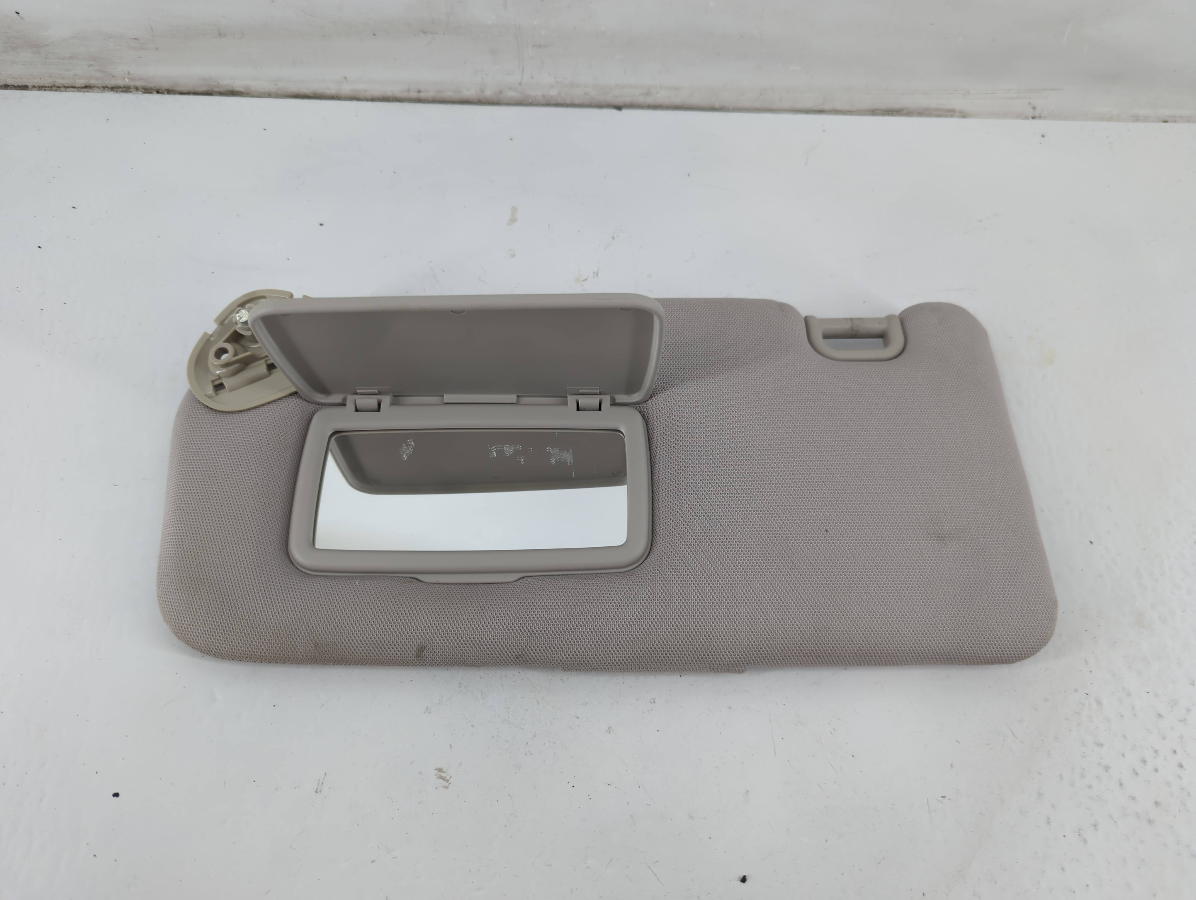 Subaru Xv Driver Sun Visor Mirror Left Sunvisor Light Gray 1093482 - Oemusedautoparts1.com