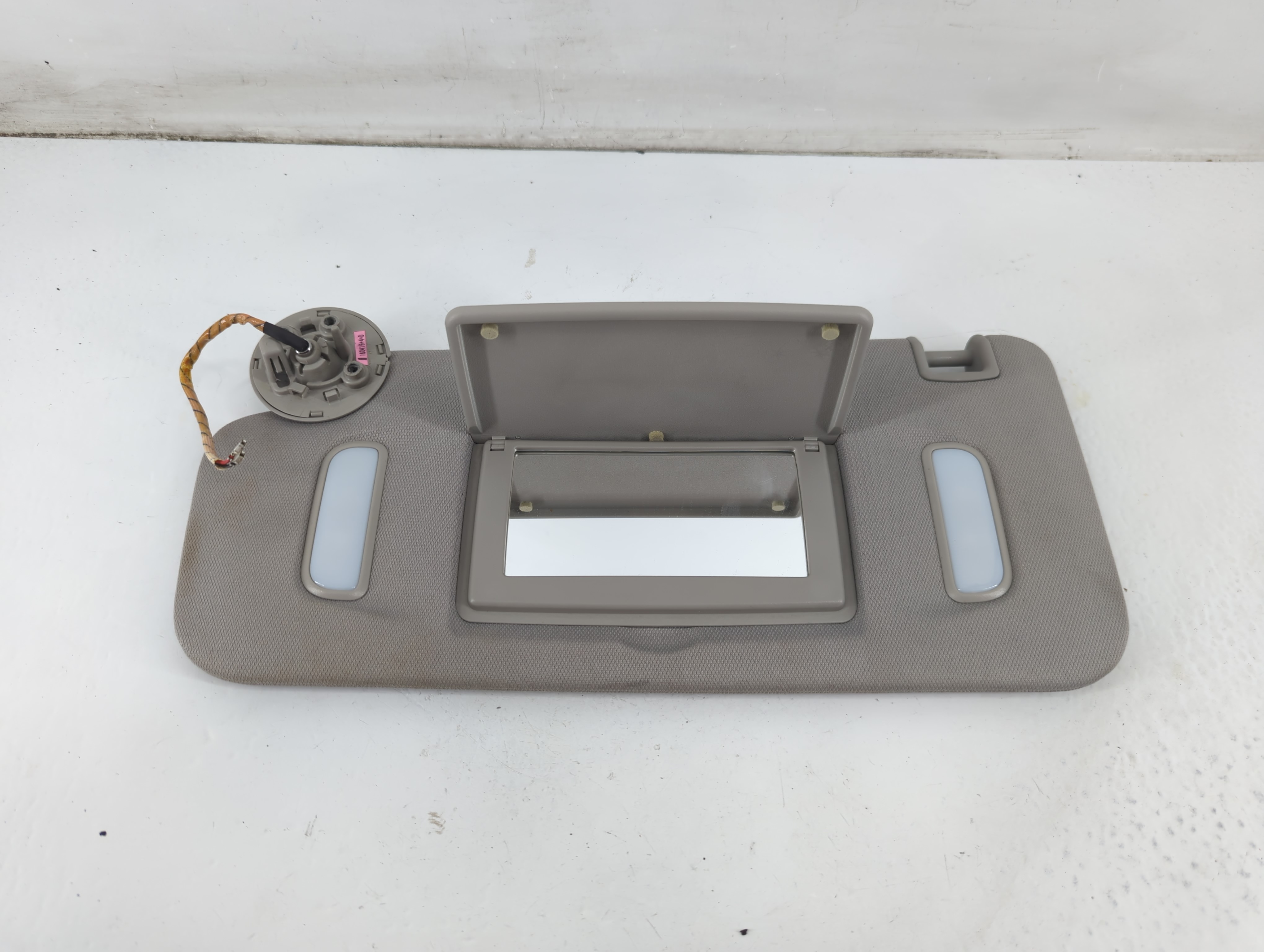 Picture of 2010-2017 Chevrolet Equinox Driver Sun Visor Mirror Left Sunvisor Gray 1093483