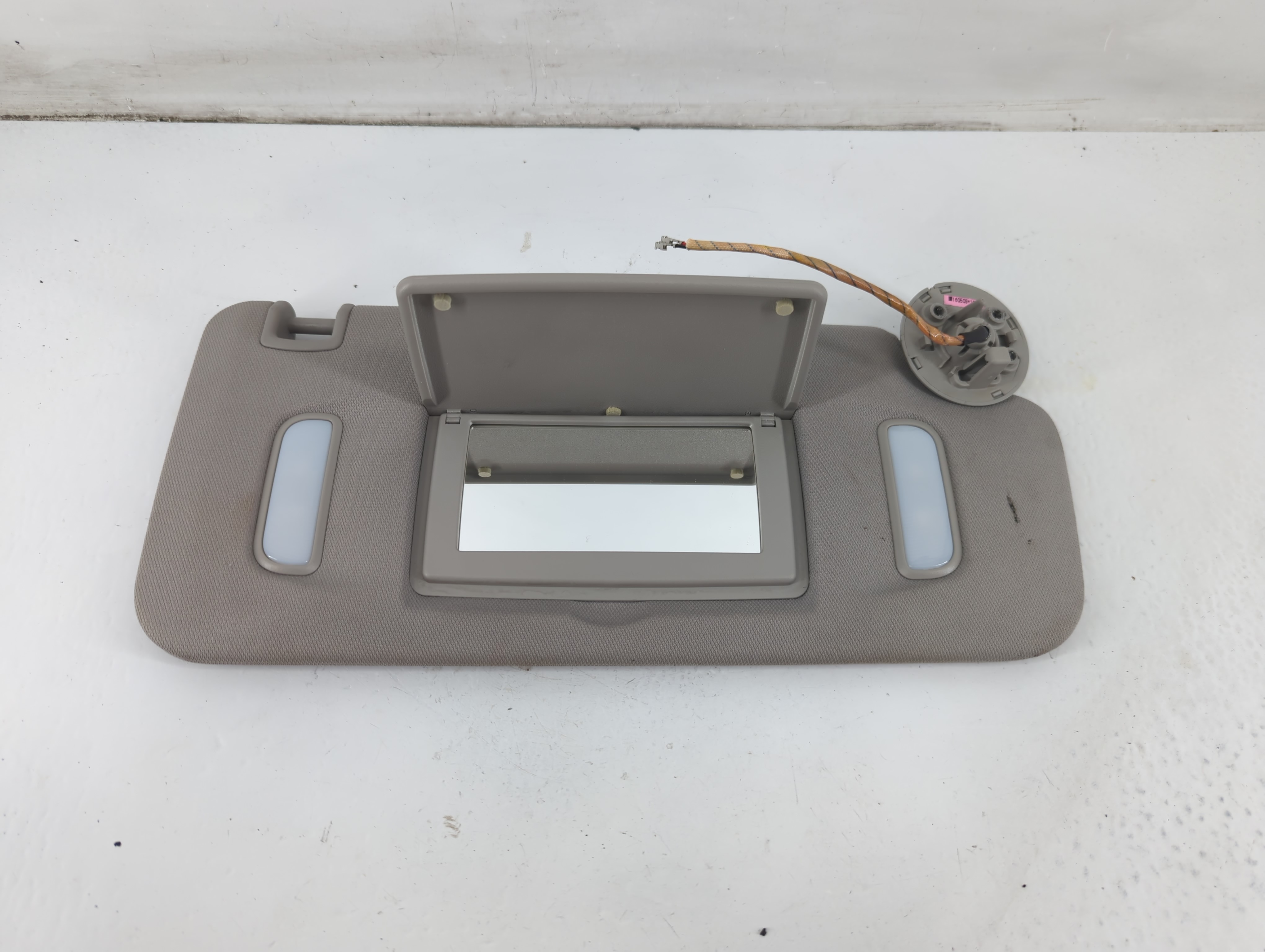 Picture of 2010-2017 Chevrolet Equinox Passenger Sun Visor Mirror Right Sunvisor 1093484