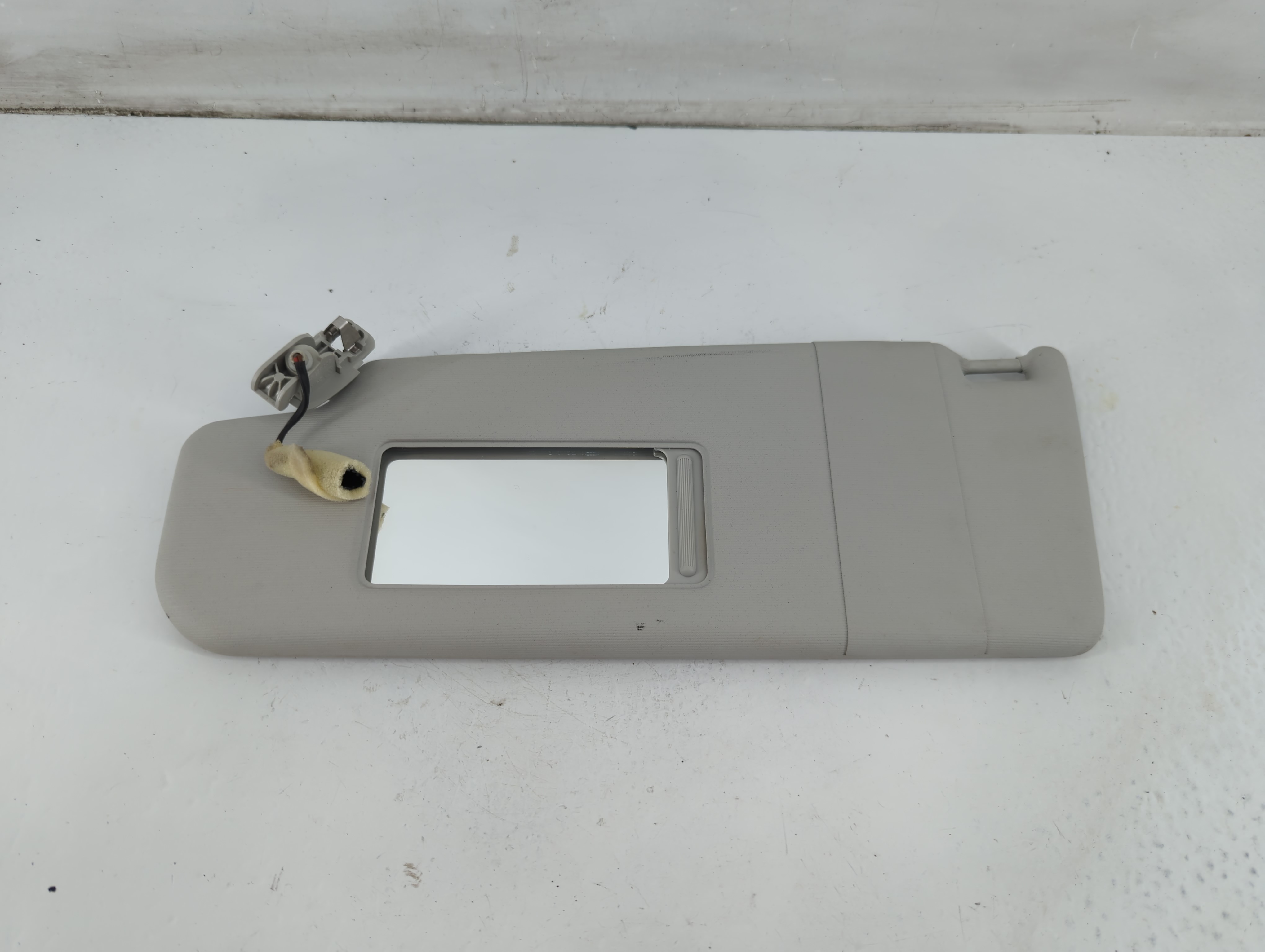 2011-2018 Volkswagen Jetta Passenger Sun Visor Mirror Right Sunvisor 1093486 - Oemusedautoparts1.com