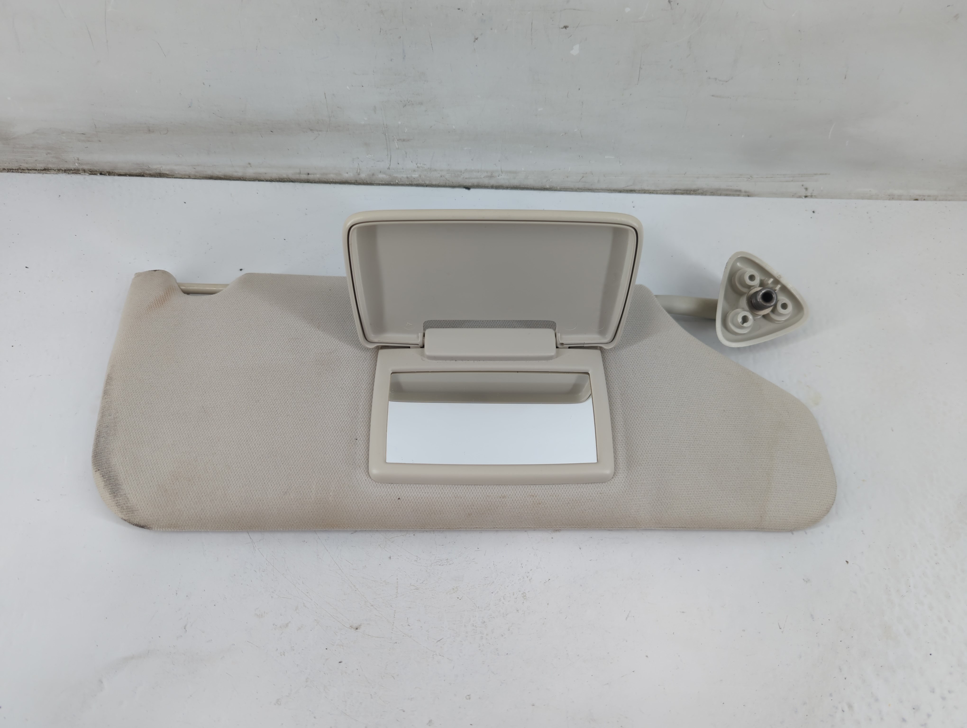 2008-2010 Dodge Charger Driver Sun Visor Mirror Left Sunvisor 1093488 - Oemusedautoparts1.com