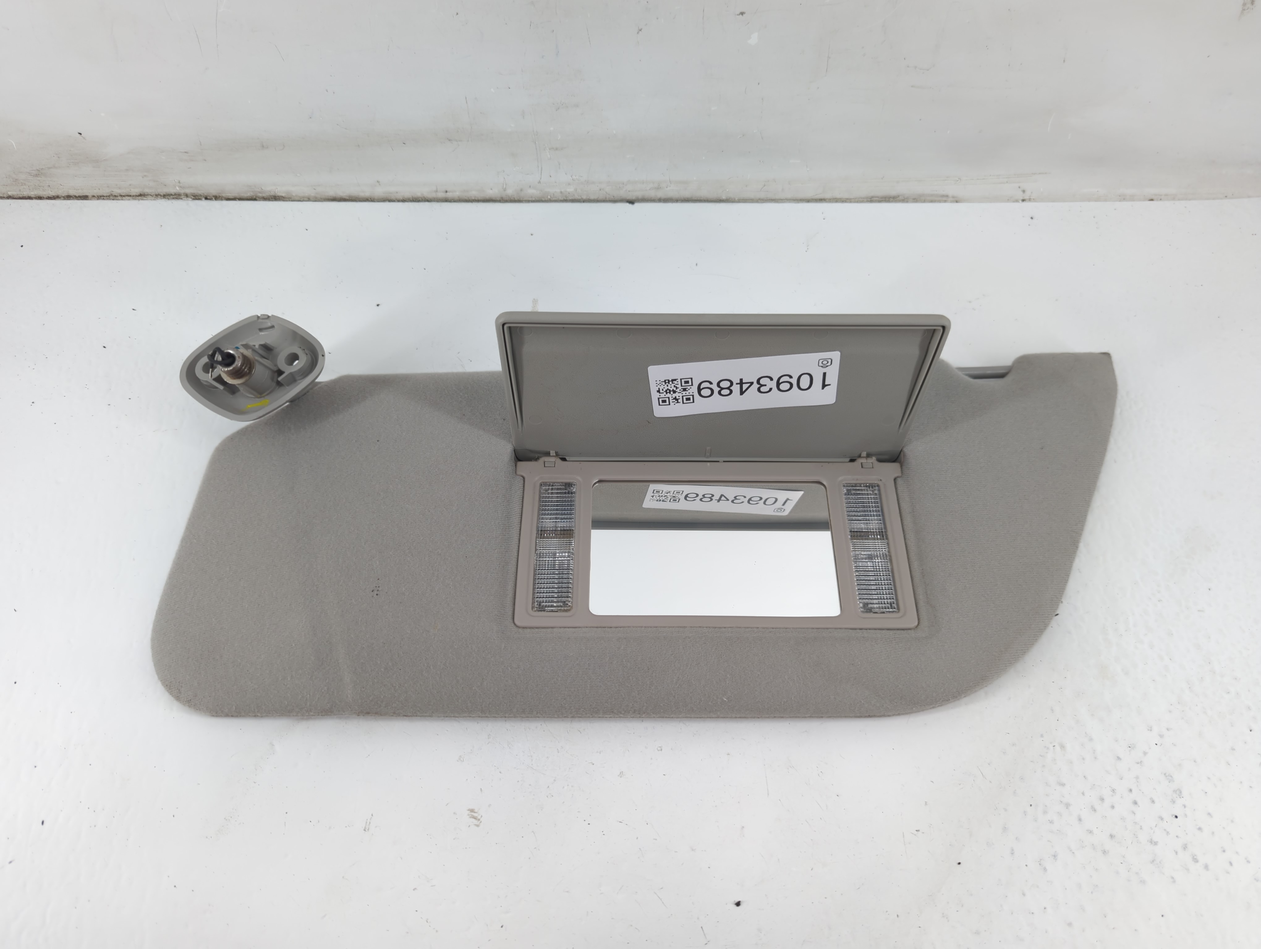 Picture of 2003-2007 Ford F-350 Super Duty Driver Sun Visor Mirror Left Sunvisor 1093489