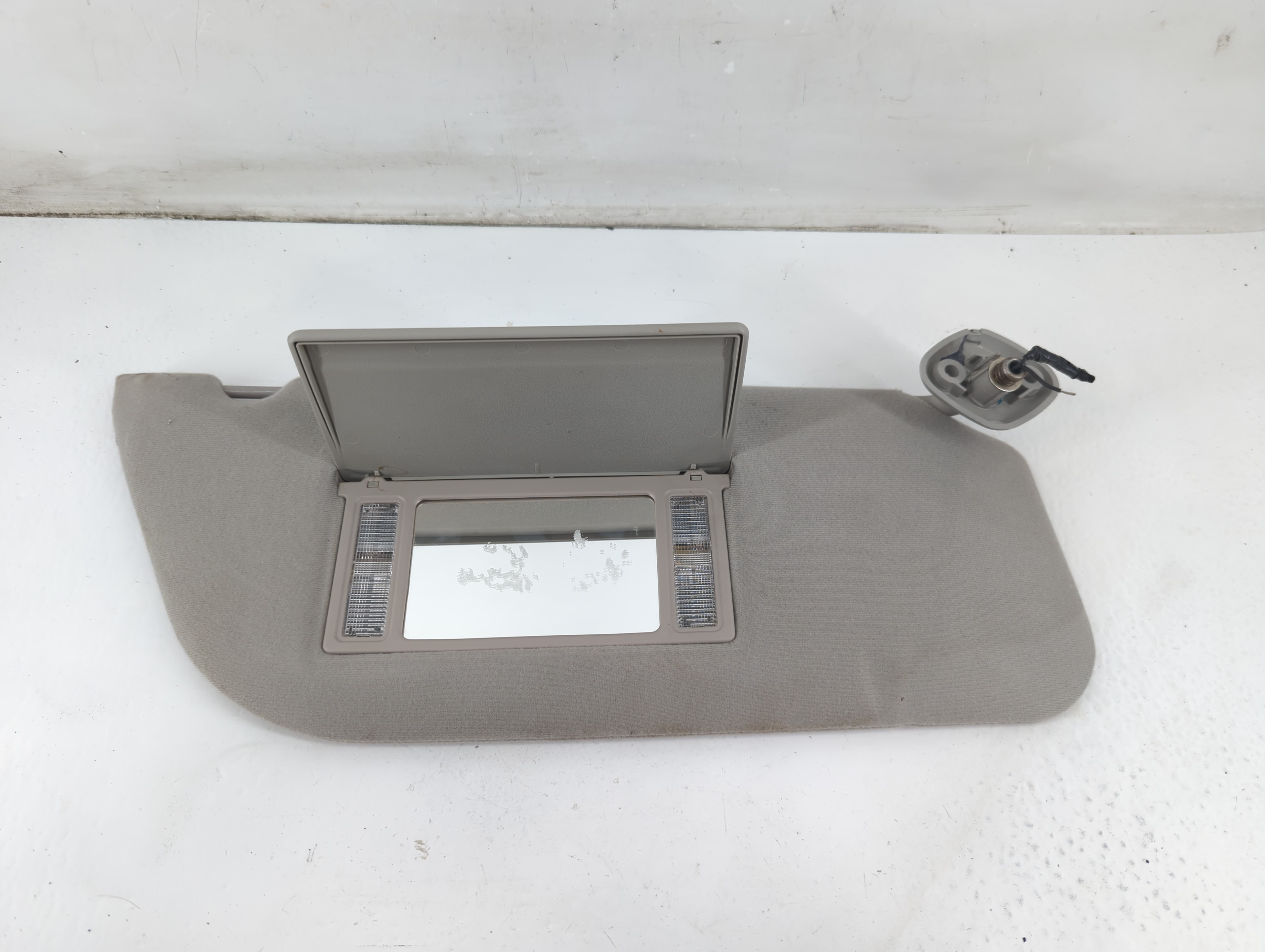 Picture of 2003 Ford F-350 Super Duty Passenger Sun Visor Mirror Right Sunvisor 1093490