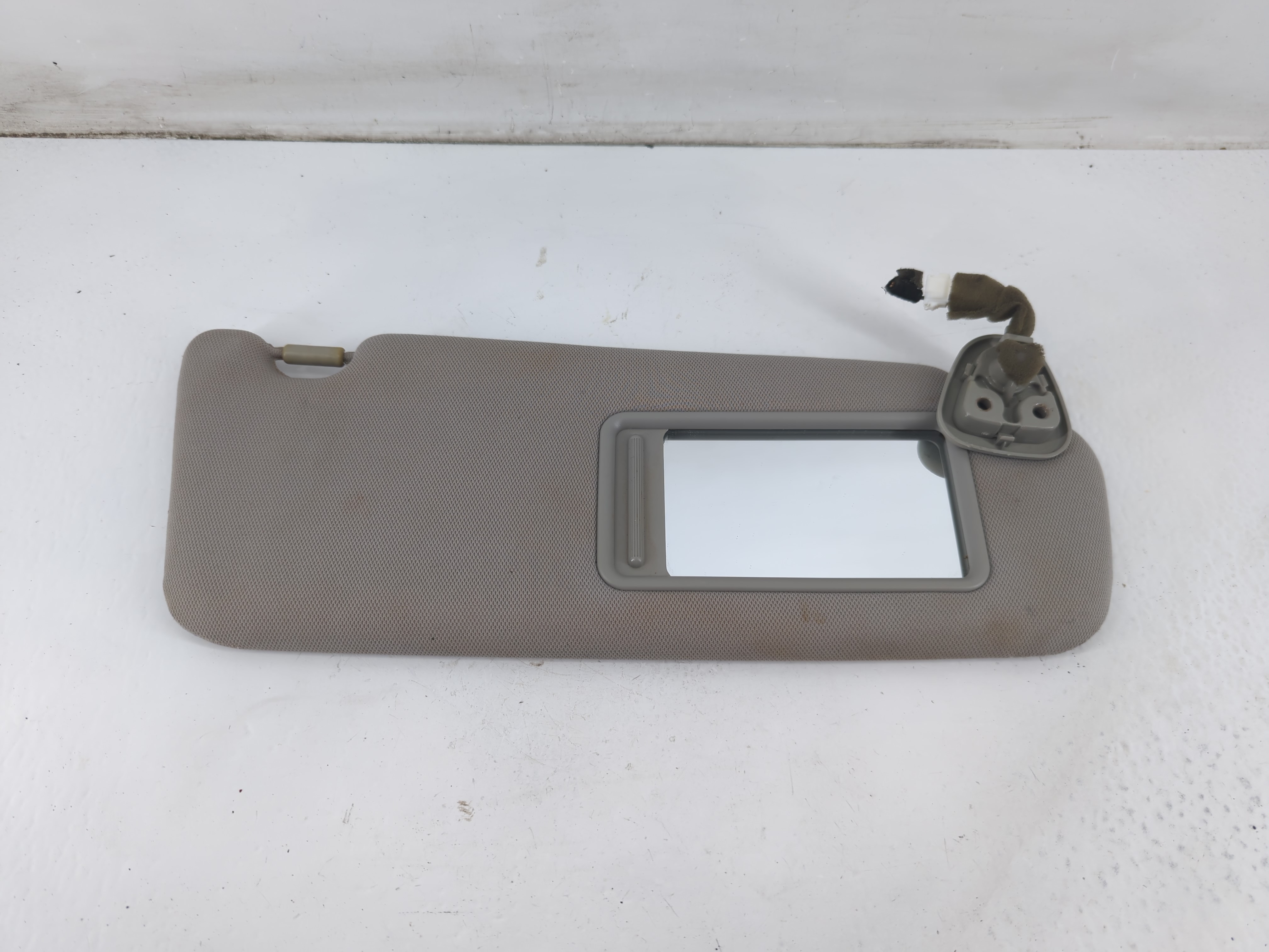 2013-2019 Ford Escape Driver Sun Visor Mirror Left Sunvisor Grey 1093512 - Oemusedautoparts1.com