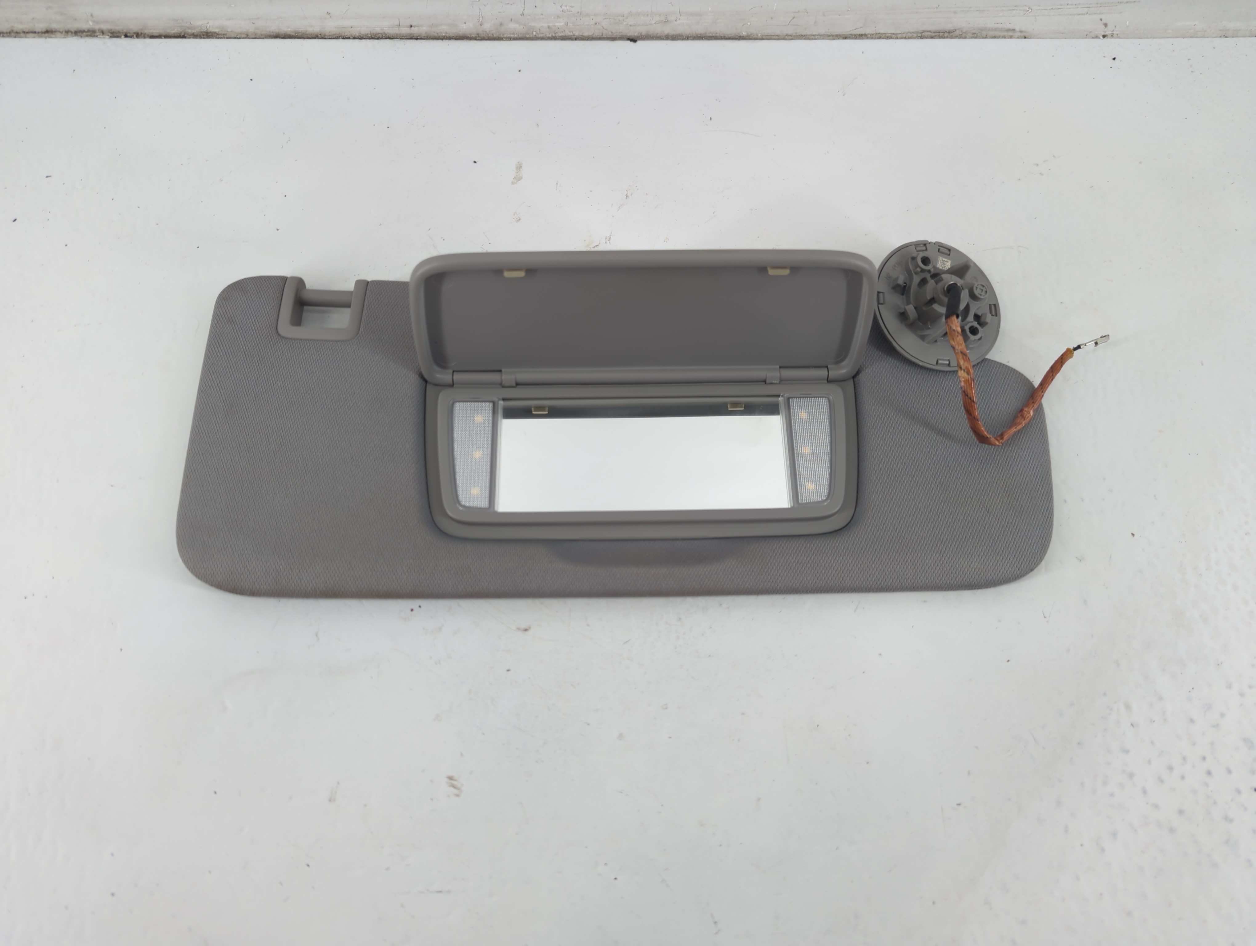 Picture of 2018 Gmc Terrain Passenger Sun Visor Mirror Right Sunvisor Grey 1093519