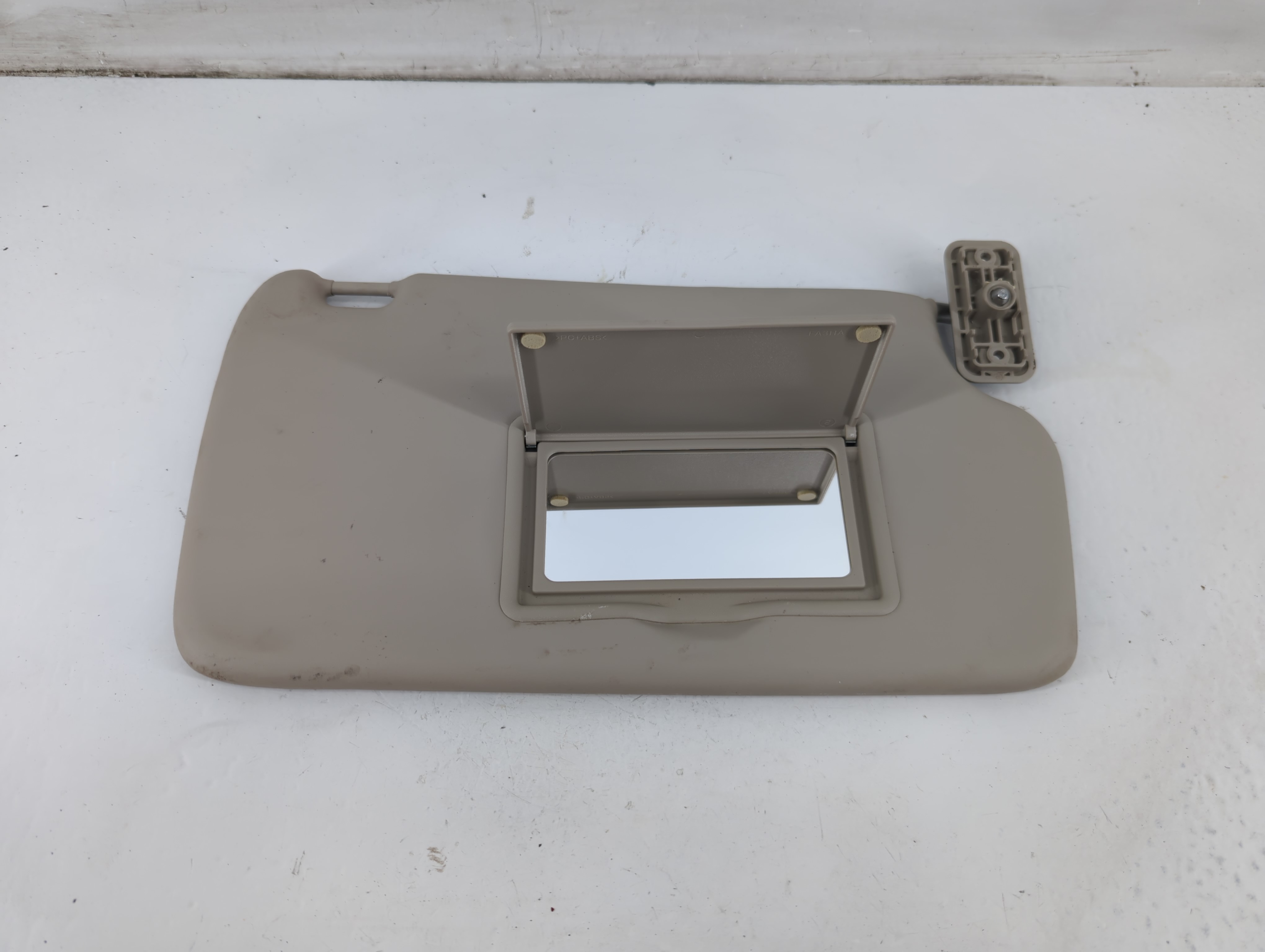 2011-2019 Ford Fiesta Passenger Sun Visor Mirror Right Sunvisor 1093521 - Oemusedautoparts1.com