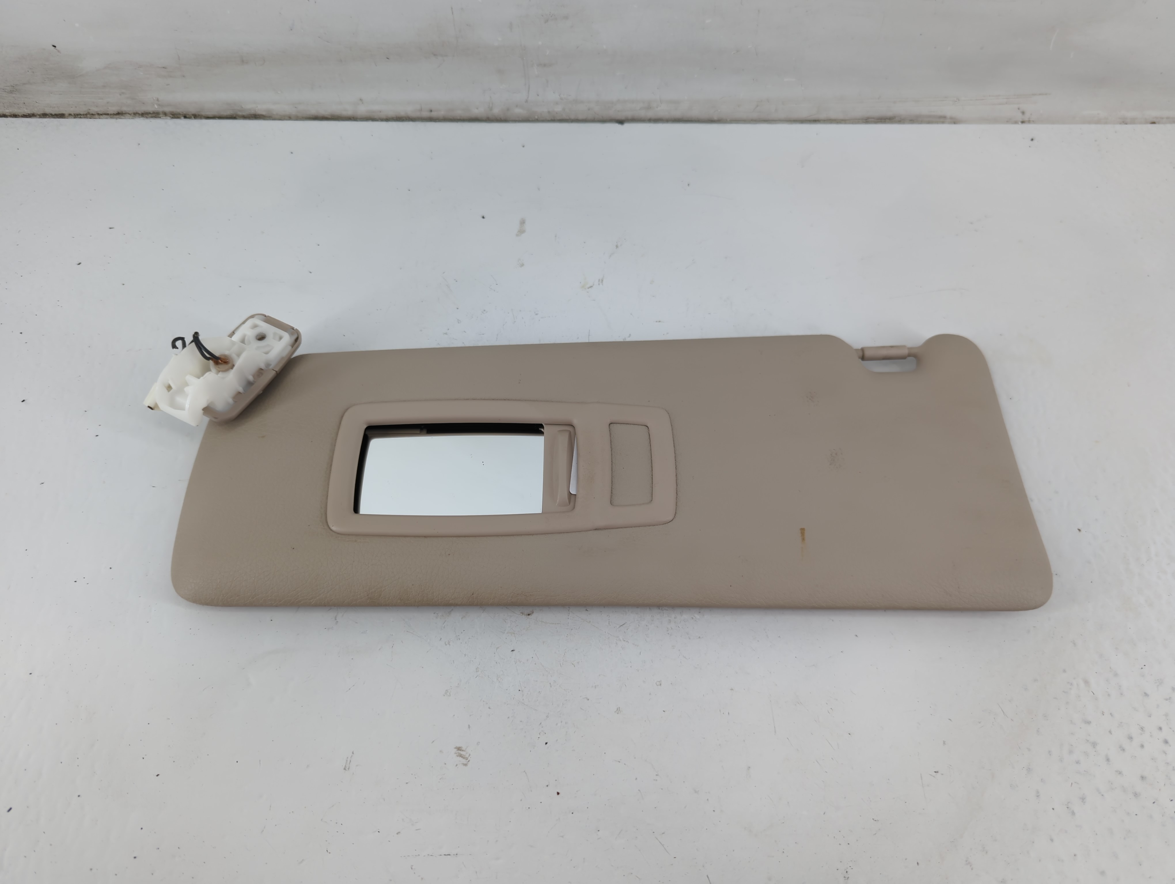 Picture of 2012-2016 Bmw 328i Driver Sun Visor Mirror Left Sunvisor Light Beige 1093522