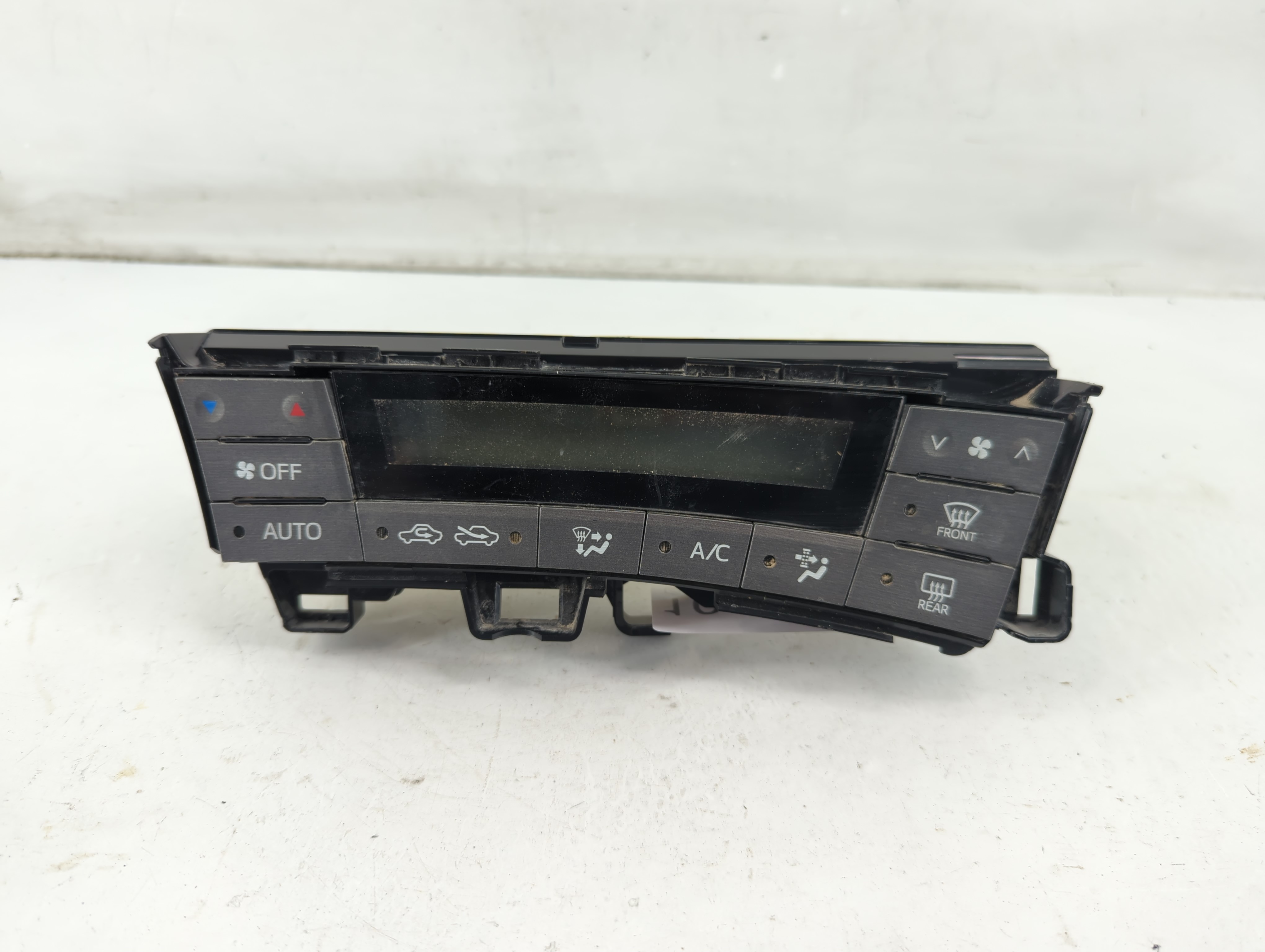 2013-2015 Toyota Prius Ac Heater Climate Control 75d726 1093526 - Oemusedautoparts1.com