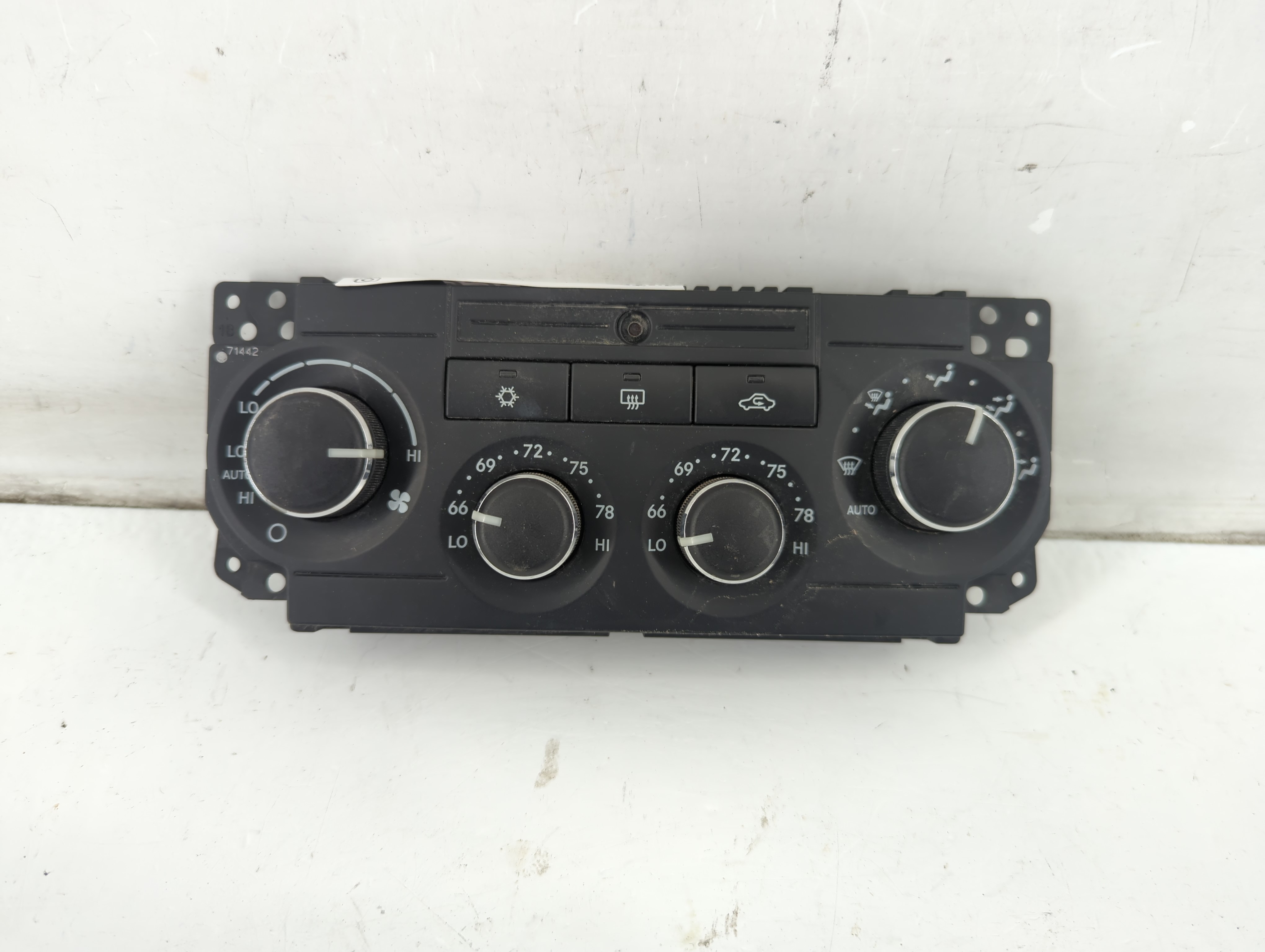 2005-2007 Chrysler 300 Ac Heater Climate Control P55111030ag 1093535 - Oemusedautoparts1.com