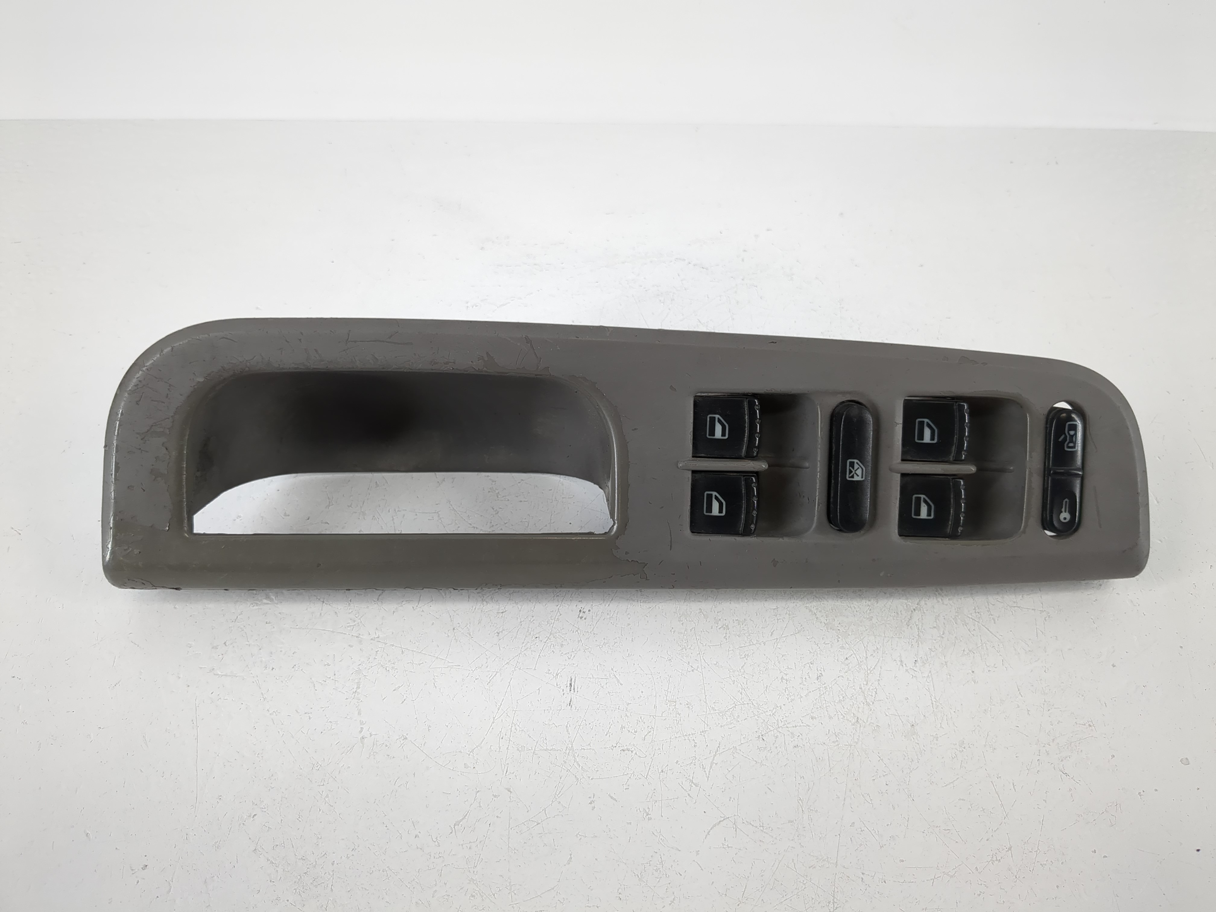 2000-2005 Volkswagen Passat Driver Left Door Master Power Window Switch 1093541 - Oemusedautoparts1.com