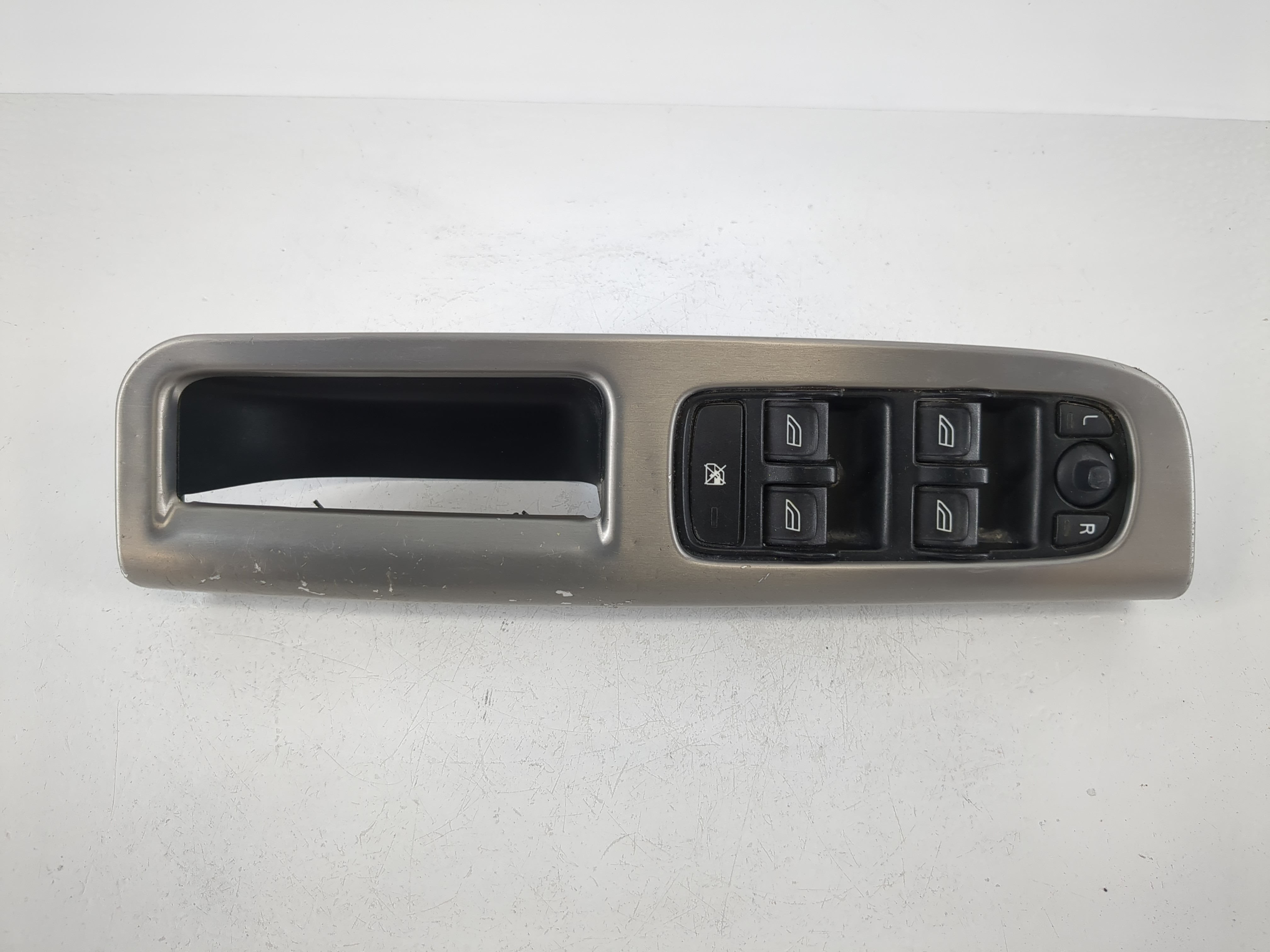 2008-2009 Volvo S40 Driver Left Door Master Power Window Switch 30773210 1093542 - Oemusedautoparts1.com
