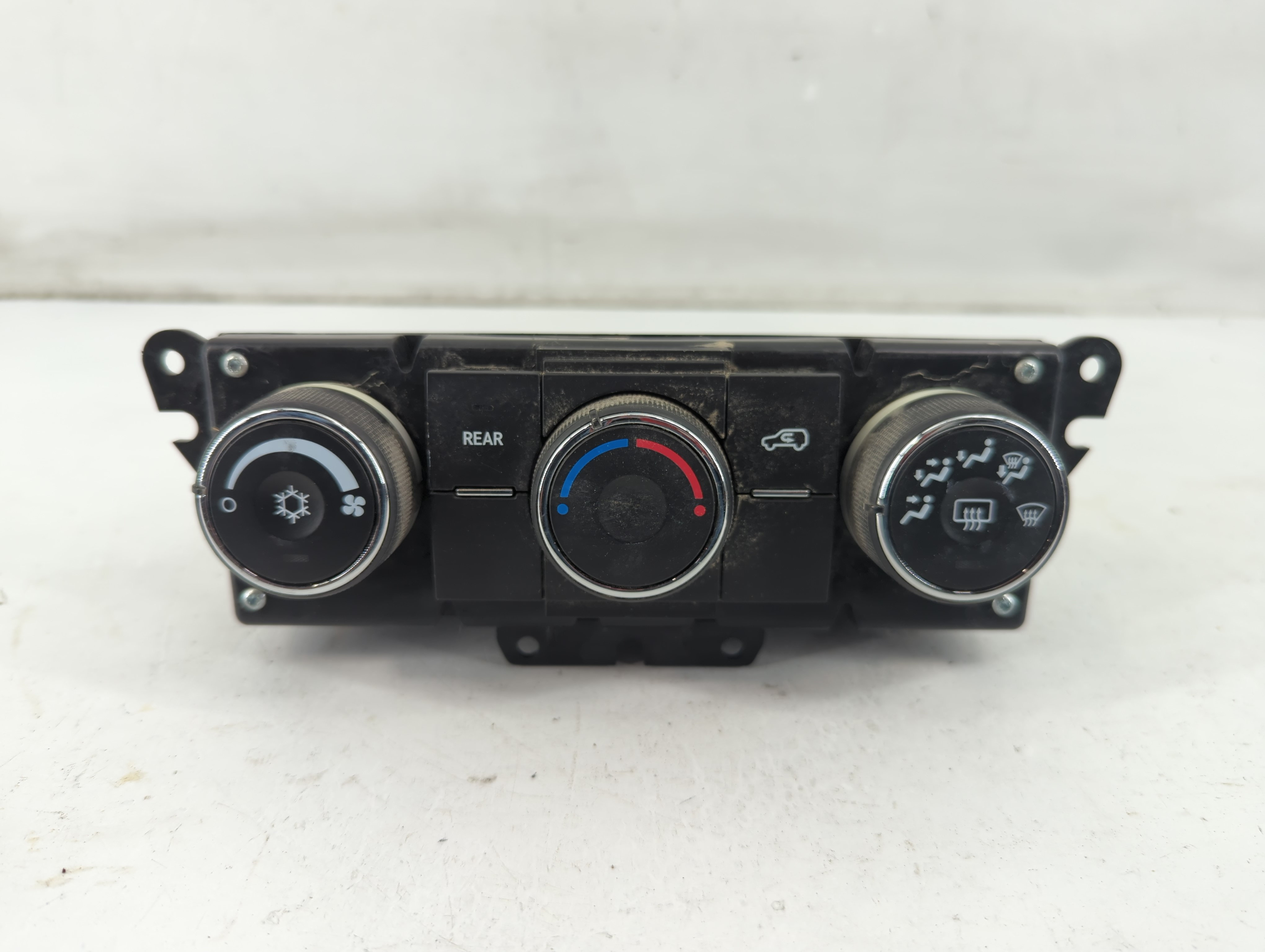 2013-2017 Chevrolet Traverse Ac Heater Climate Control 22969802 1093567 - Oemusedautoparts1.com