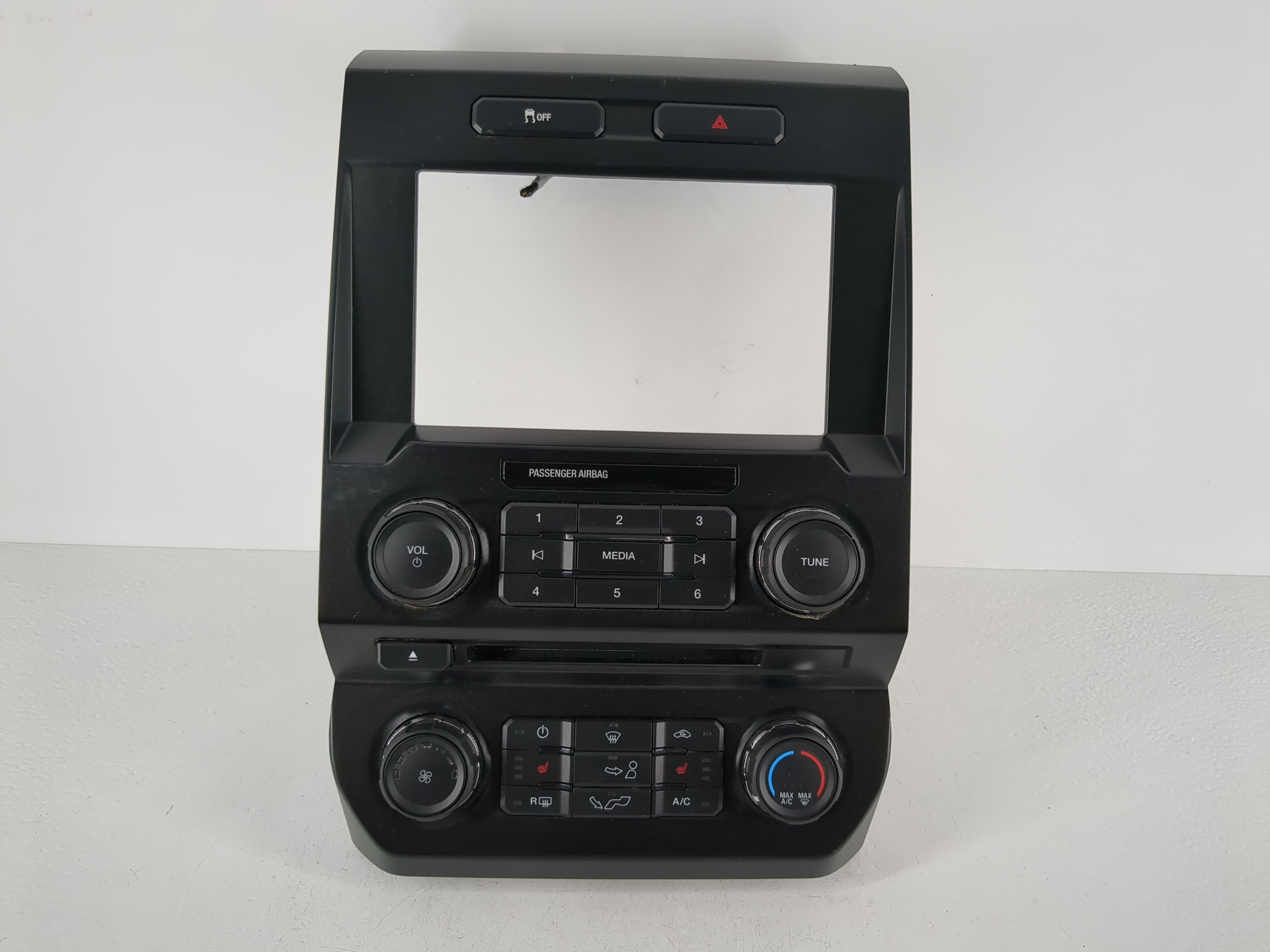 2017-2017 Ford F-150 Am Fm Cd Player Radio Receiver 1093588 - Oemusedautoparts1.com