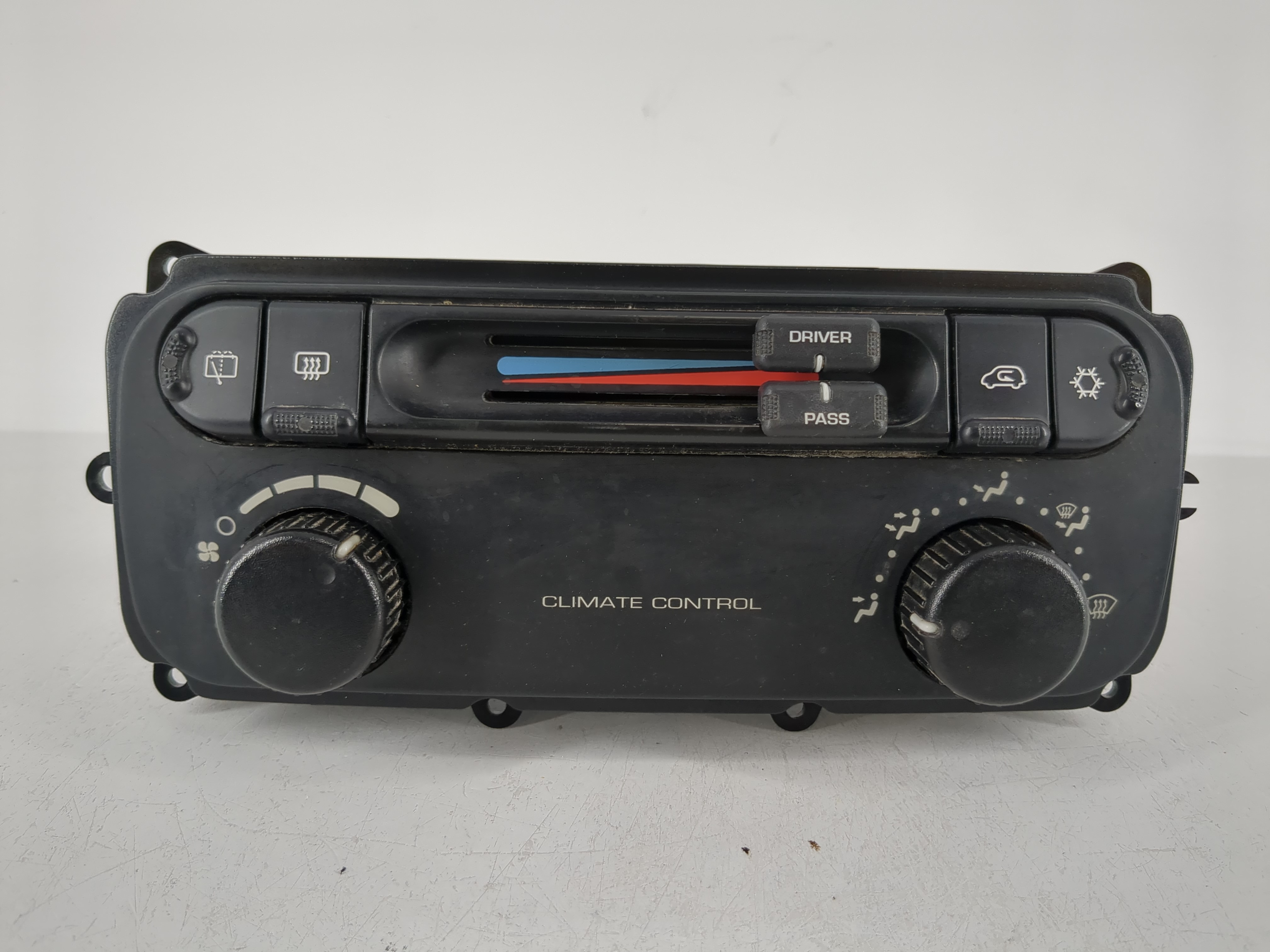 2004-2007 Dodge Caravan Ac Heater Climate Control 05134626aa 1093589 - Oemusedautoparts1.com