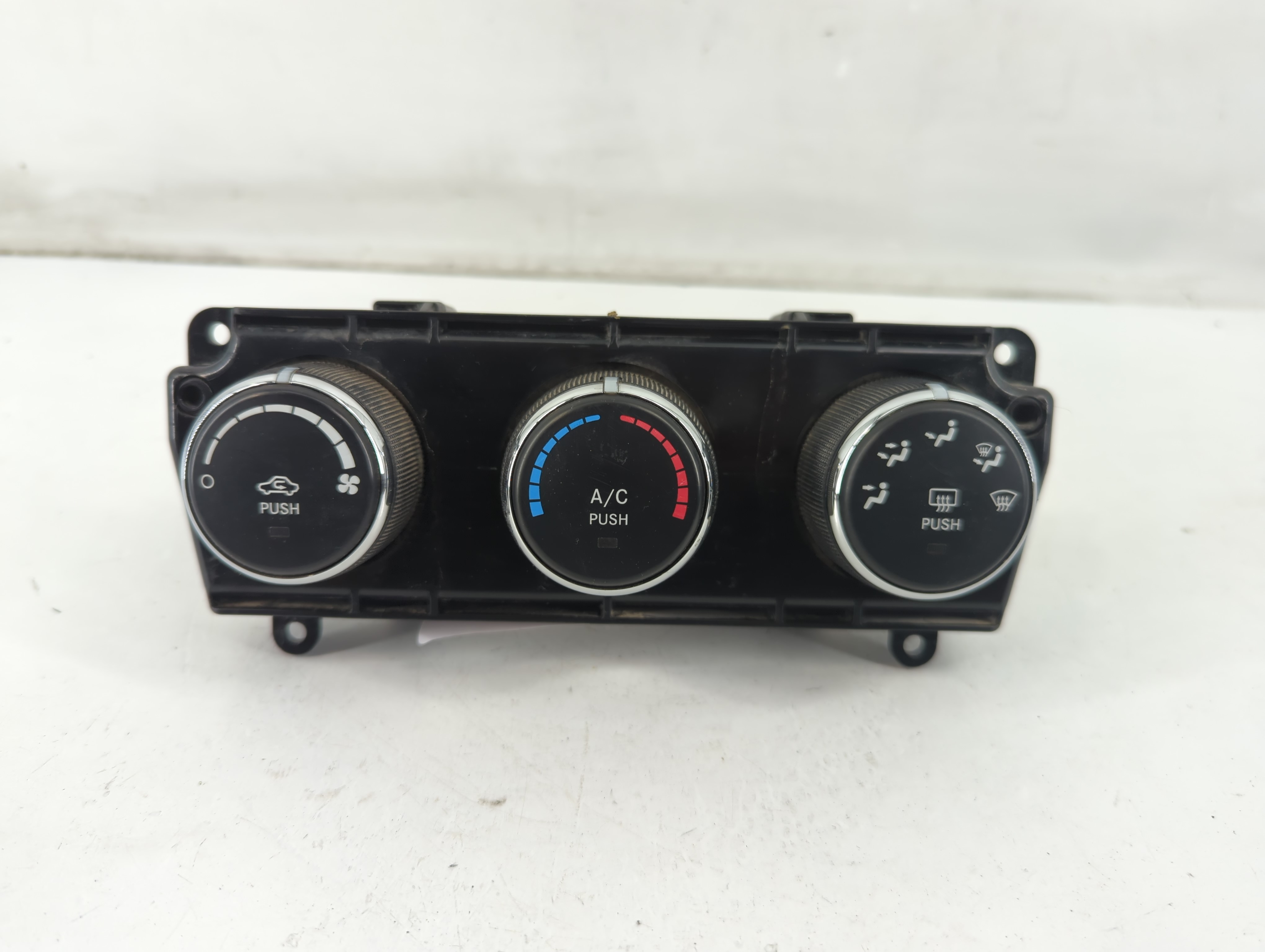 2014-2017 Jeep Wrangler Ac Heater Climate Control P68197433ab 1093605 - Oemusedautoparts1.com