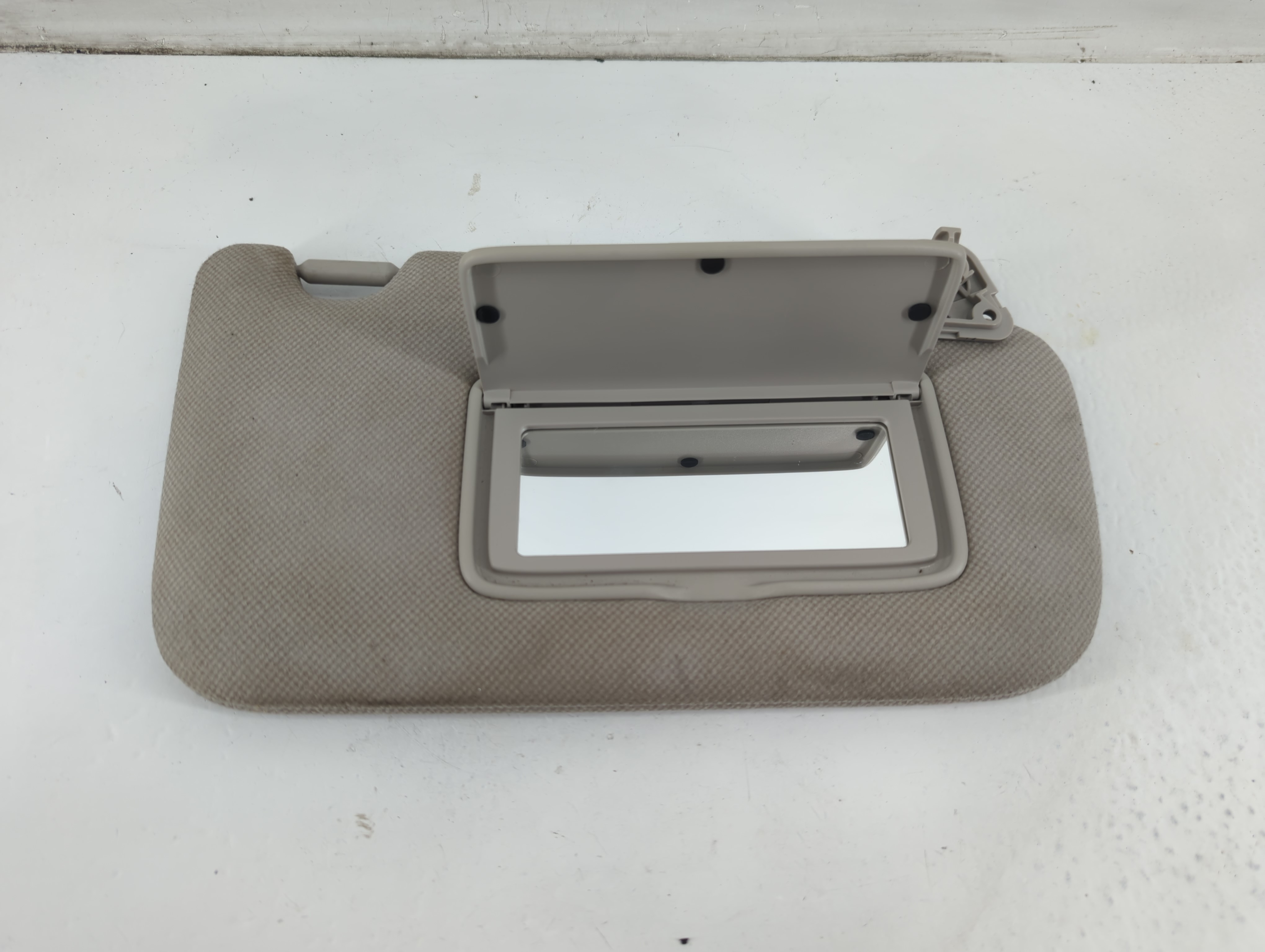 2005-2008 Toyota Corolla Driver Sun Visor Mirror Left Sunvisor 1093626 - Oemusedautoparts1.com