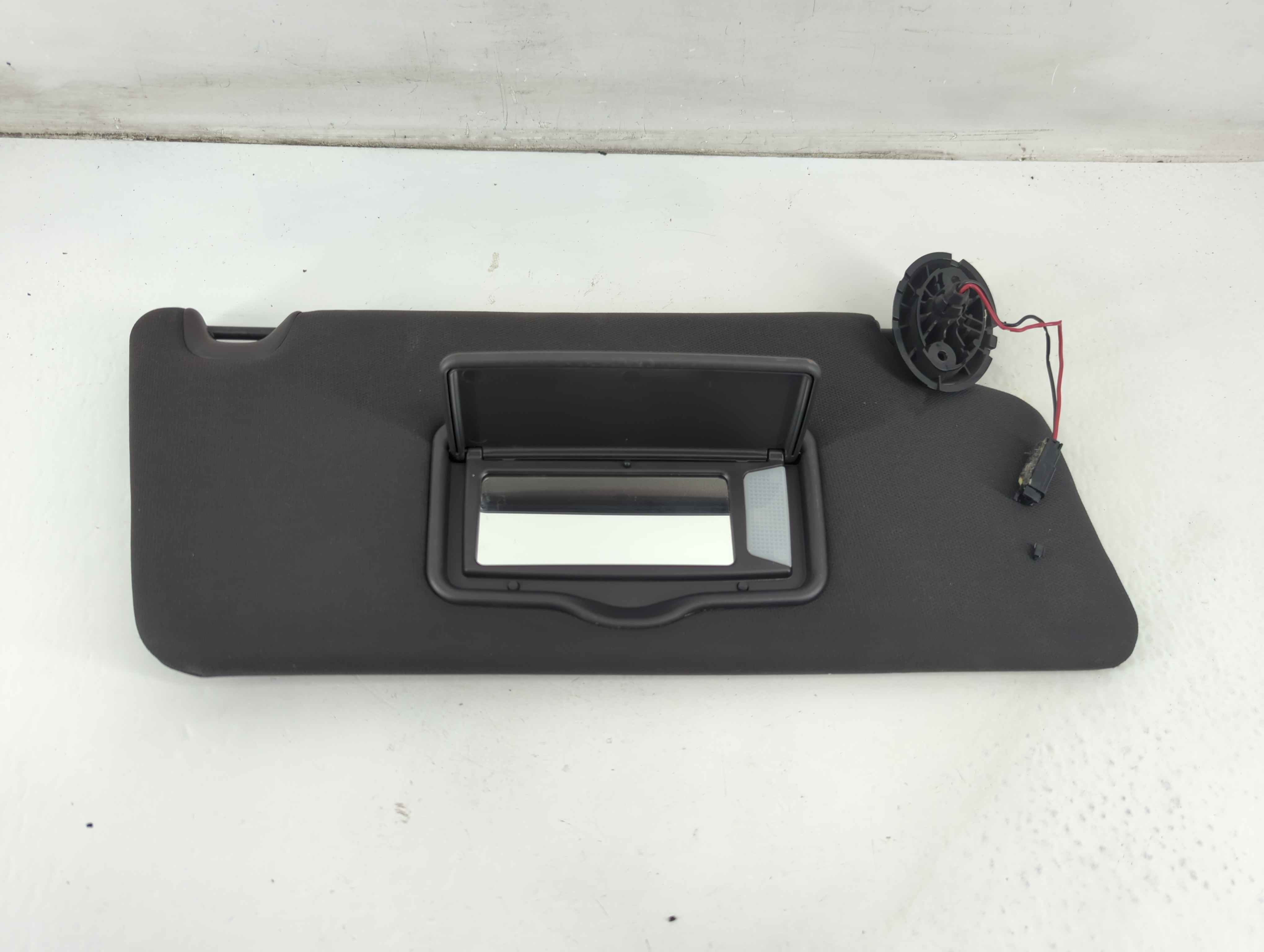 2011-2015 Ford Explorer Passenger Sun Visor Mirror Right Sunvisor Black 1093627 - Oemusedautoparts1.com