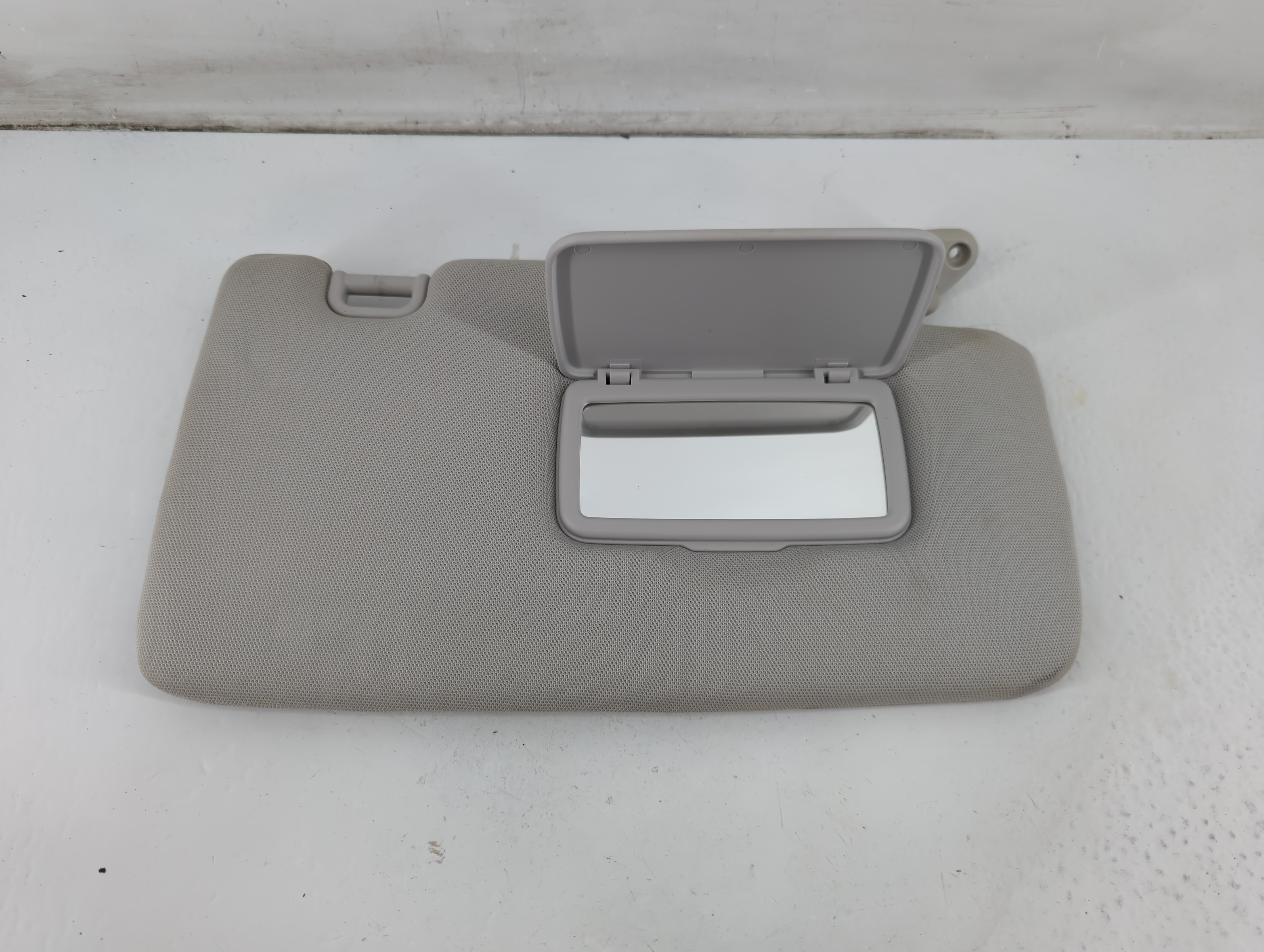 Picture of 2014-2016 Subaru Forester Passenger Sun Visor Mirror Right Sunvisor 1093628