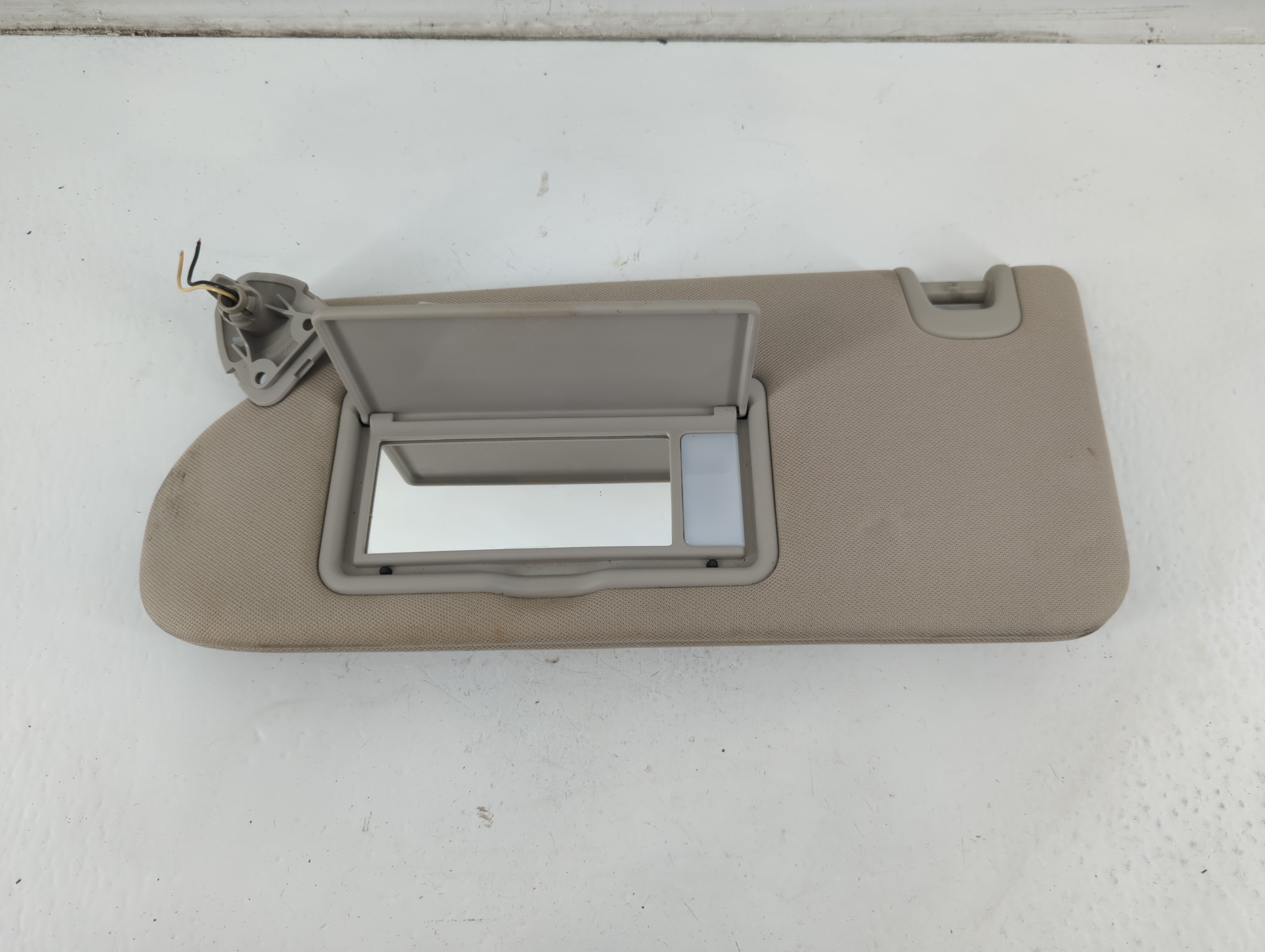 2015-2018 Nissan Murano Driver Sun Visor Mirror Left Sunvisor 1093633 - Oemusedautoparts1.com