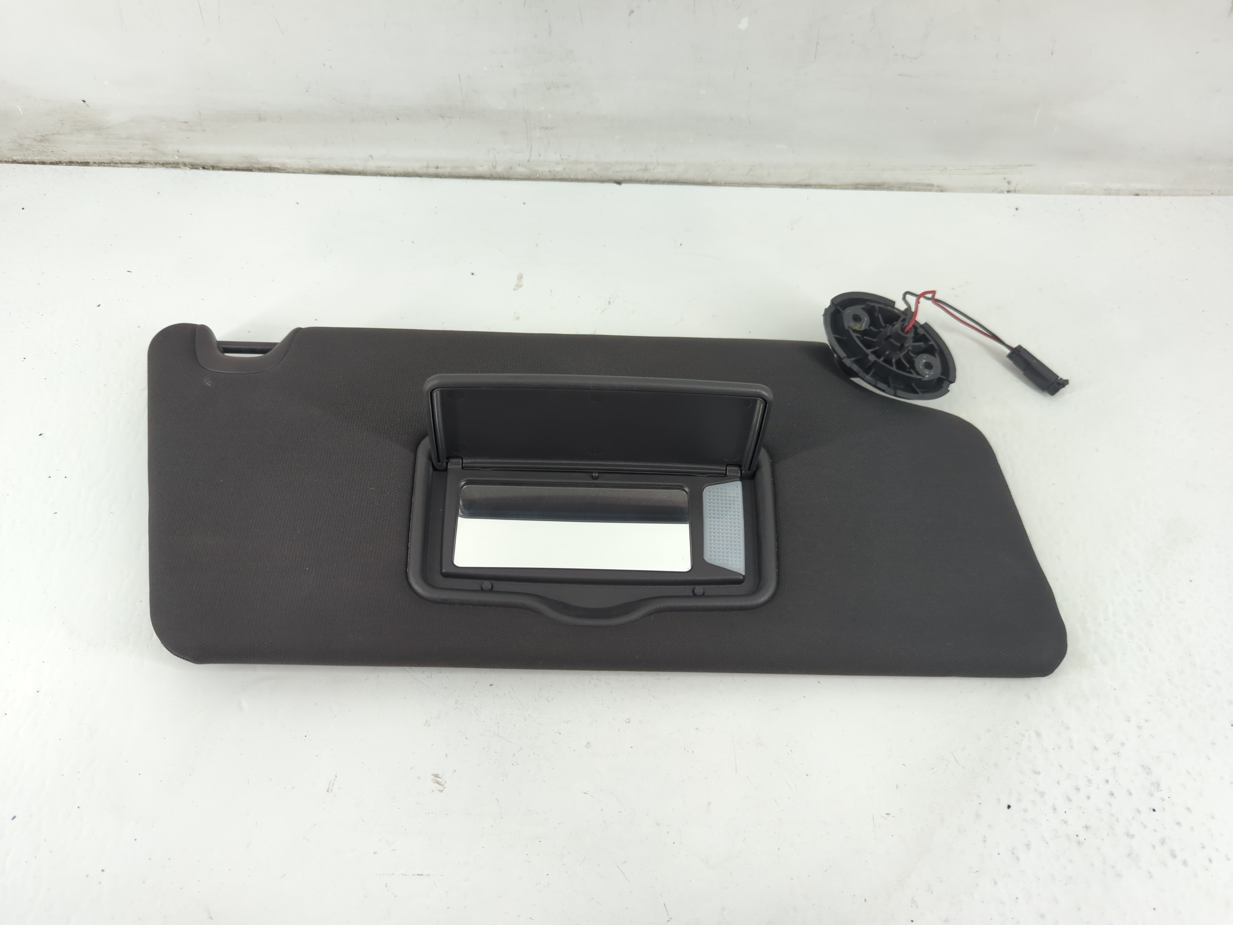 2011-2015 Ford Explorer Passenger Sun Visor Mirror Right Sunvisor Black 1093638 - Oemusedautoparts1.com