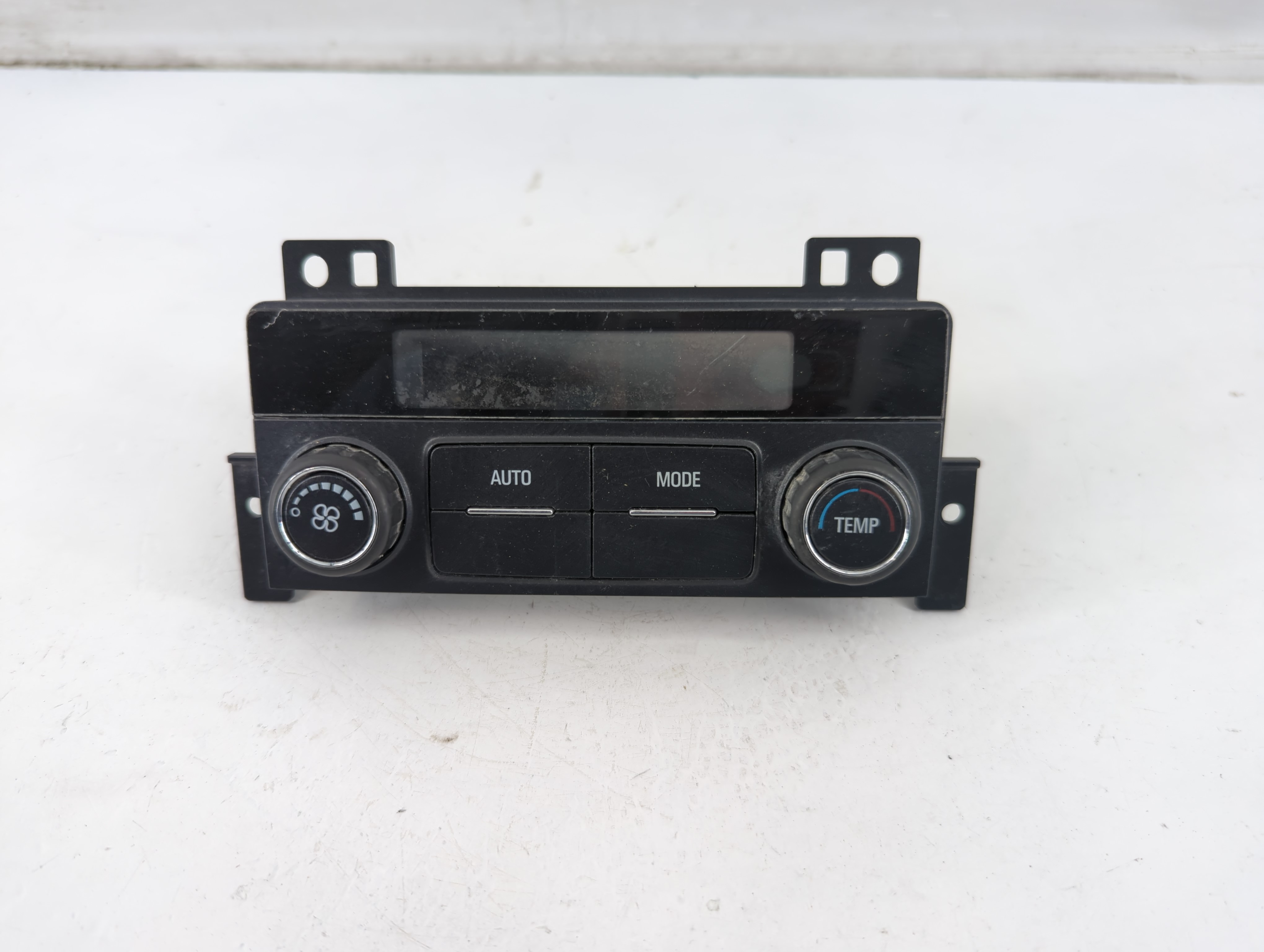 Chevrolet Suburban 1500 Ac Heater Climate Control 23467327 1093642 - Oemusedautoparts1.com