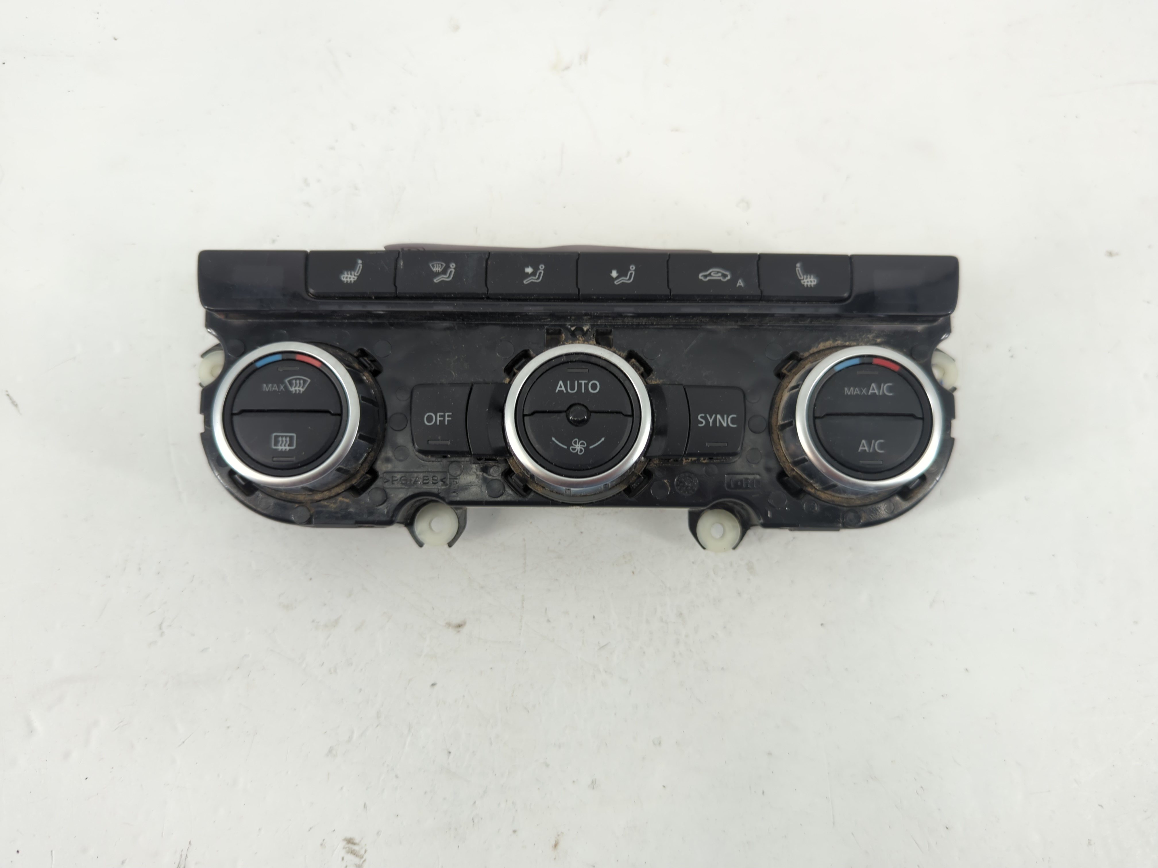 2013-2015 Volkswagen Passat Ac Heater Climate Control 561 907 044 Ab 1093648 - Oemusedautoparts1.com