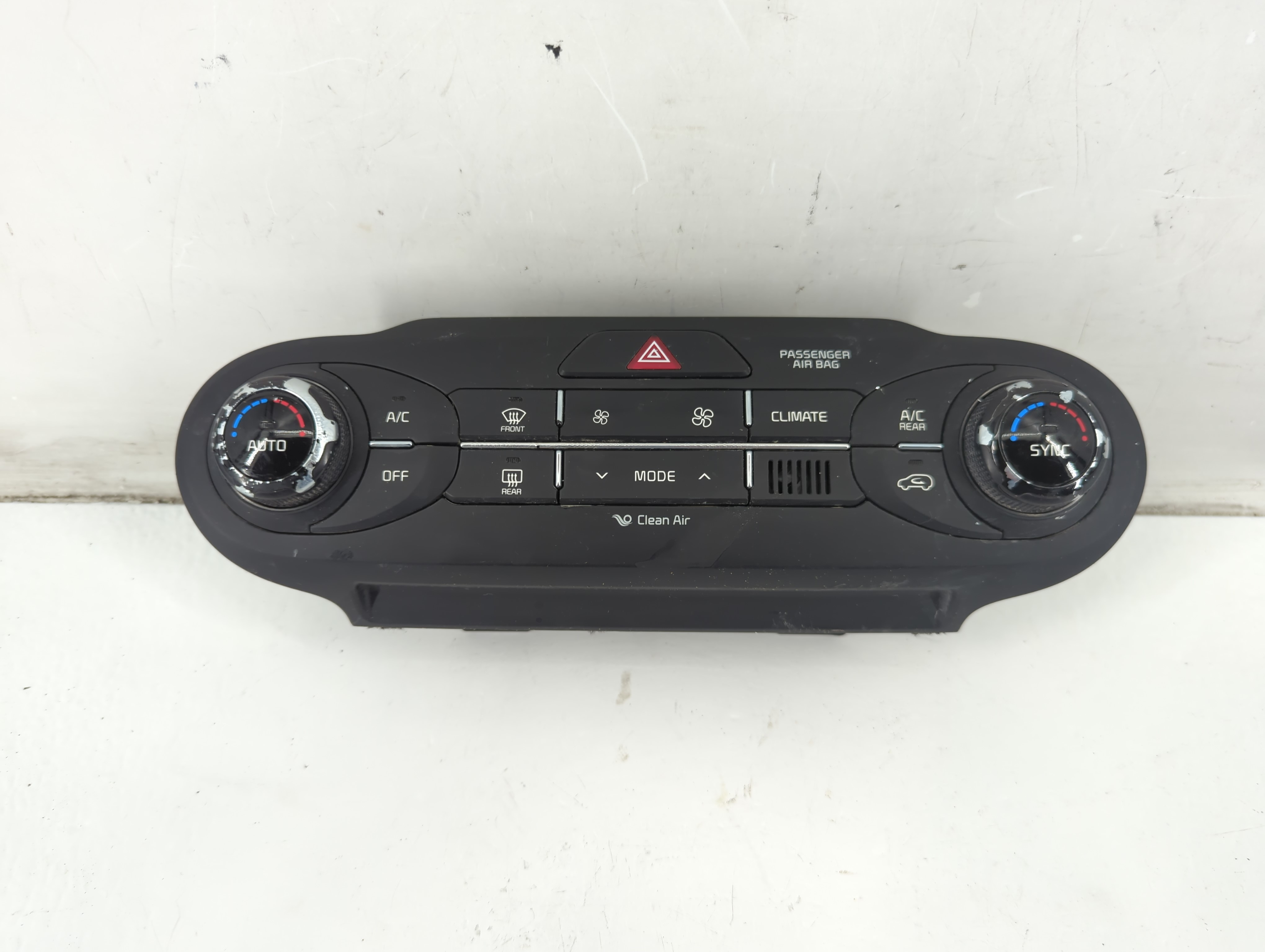 2016-2018 Kia Sorento Ac Heater Climate Control 97250-c6560 1093681 - Oemusedautoparts1.com