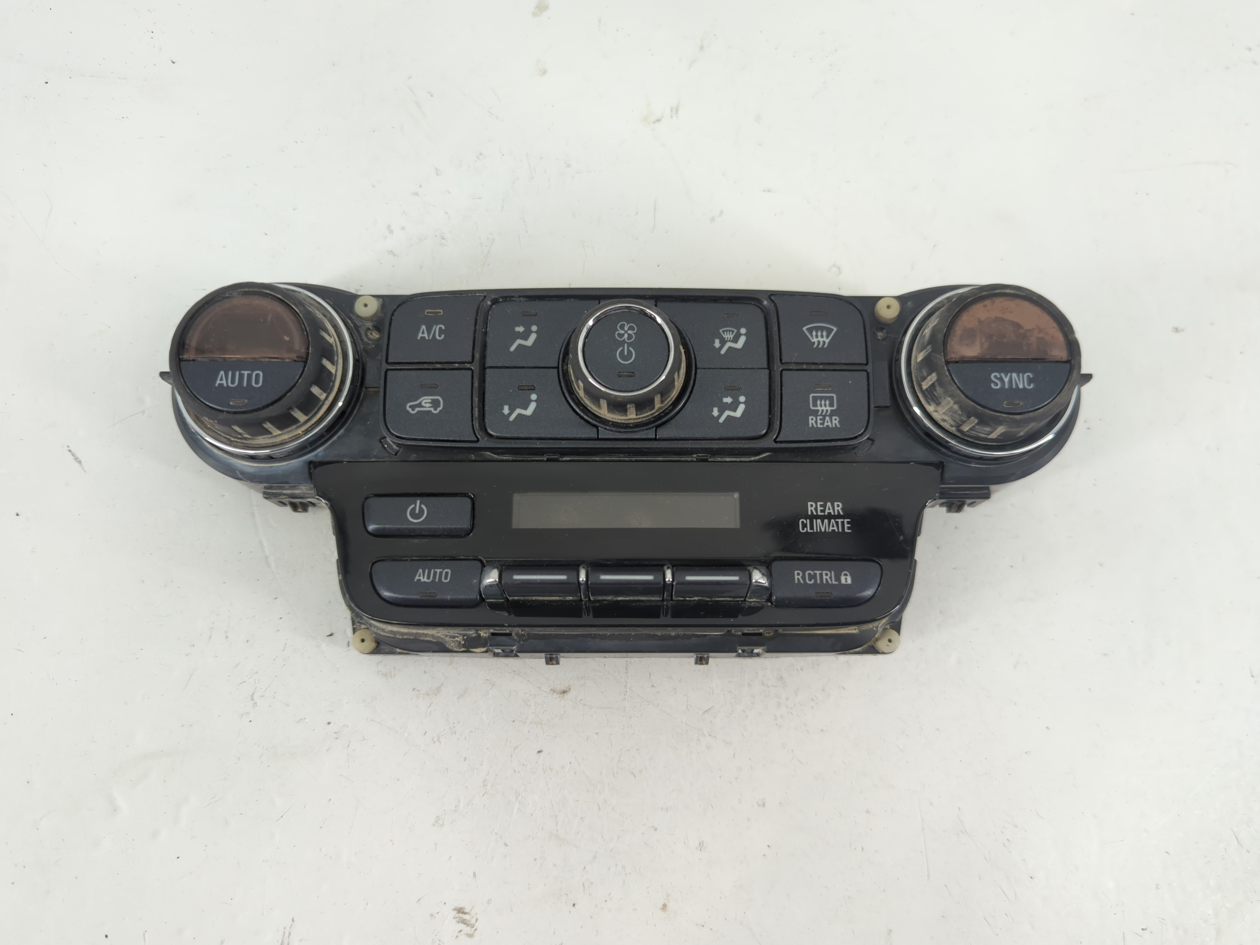 Chevrolet Suburban 1500 Ac Heater Climate Control 84258727 1093682 - Oemusedautoparts1.com