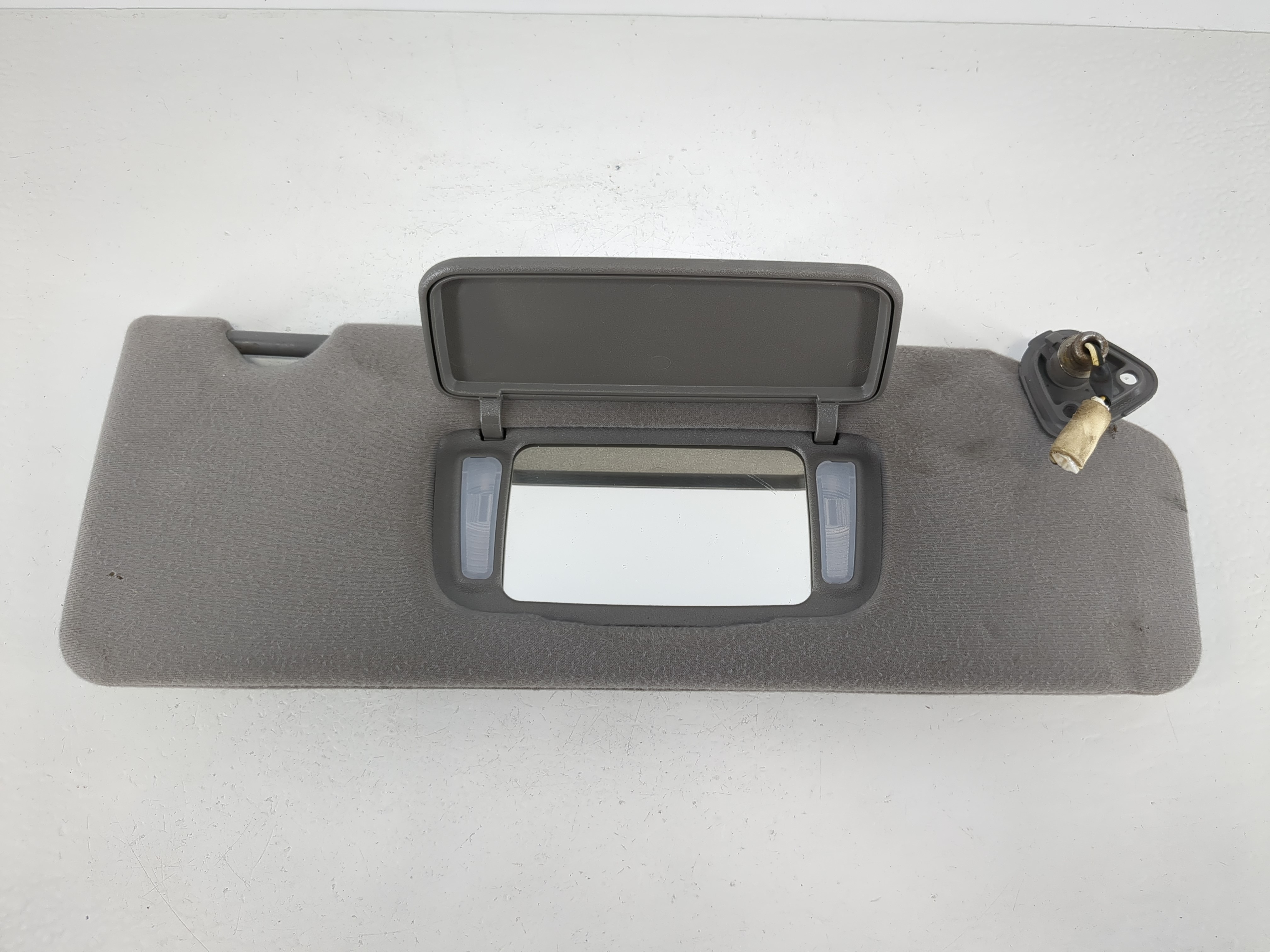 2006-2008 Toyota Solara Passenger Sun Visor Mirror Right Sunvisor 1093707 - Oemusedautoparts1.com