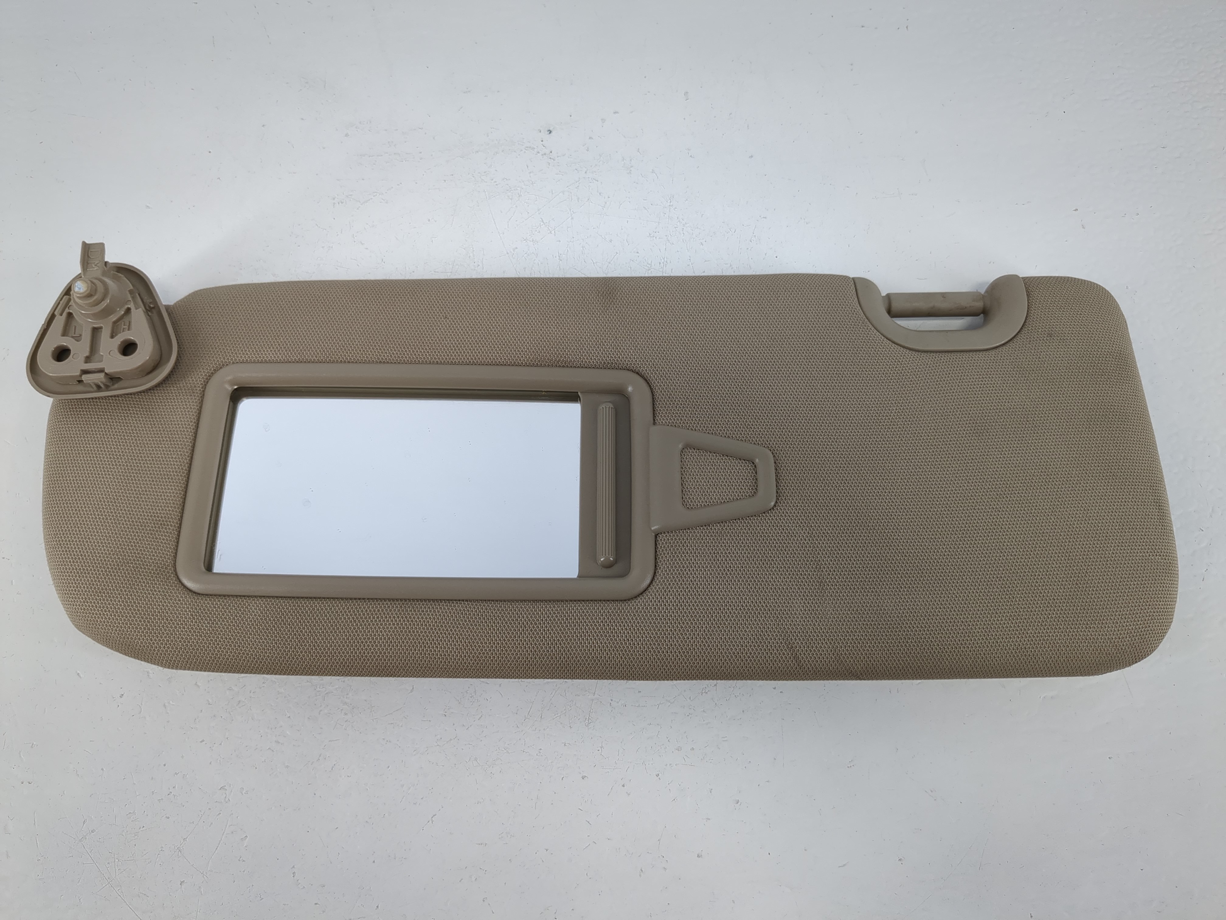 2013-2019 Hyundai Santa Fe Driver Sun Visor Mirror Left Sunvisor Beige 1093709 - Oemusedautoparts1.com