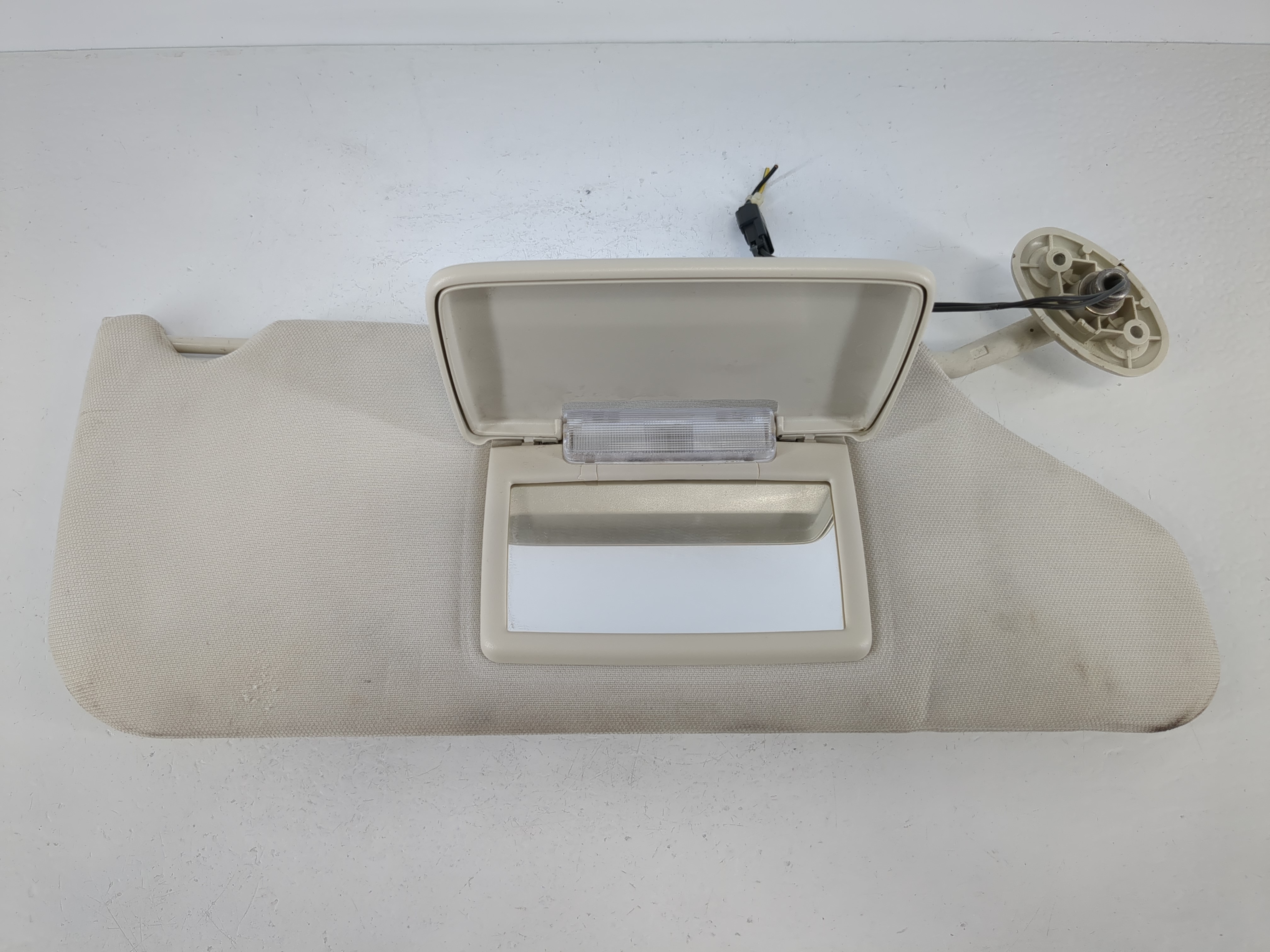 2008-2008 Dodge Avenger Passenger Sun Visor Mirror Right Sunvisor 1093710 - Oemusedautoparts1.com